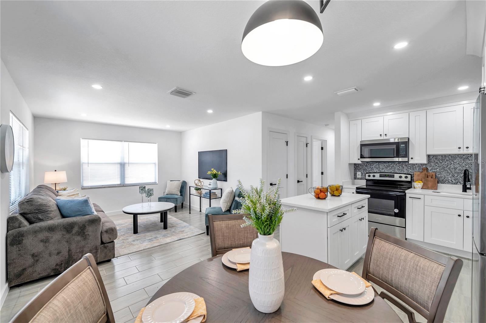 Image 14 of 48 For 6507 La Mesa Circle