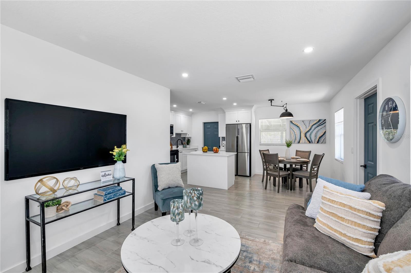 Image 21 of 48 For 6507 La Mesa Circle