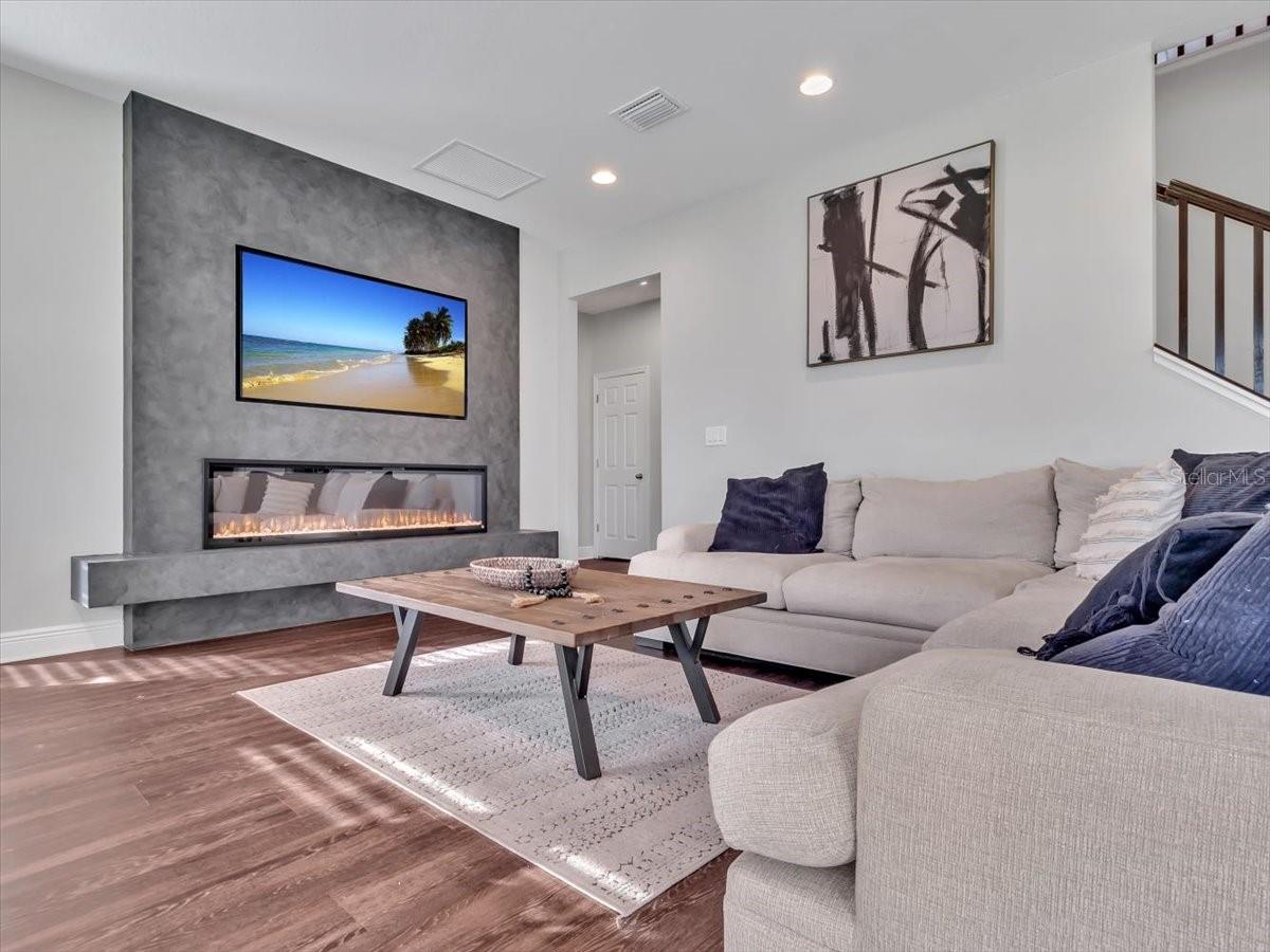 Listing photo id 17 for 17845 Cortes Creek Boulevard