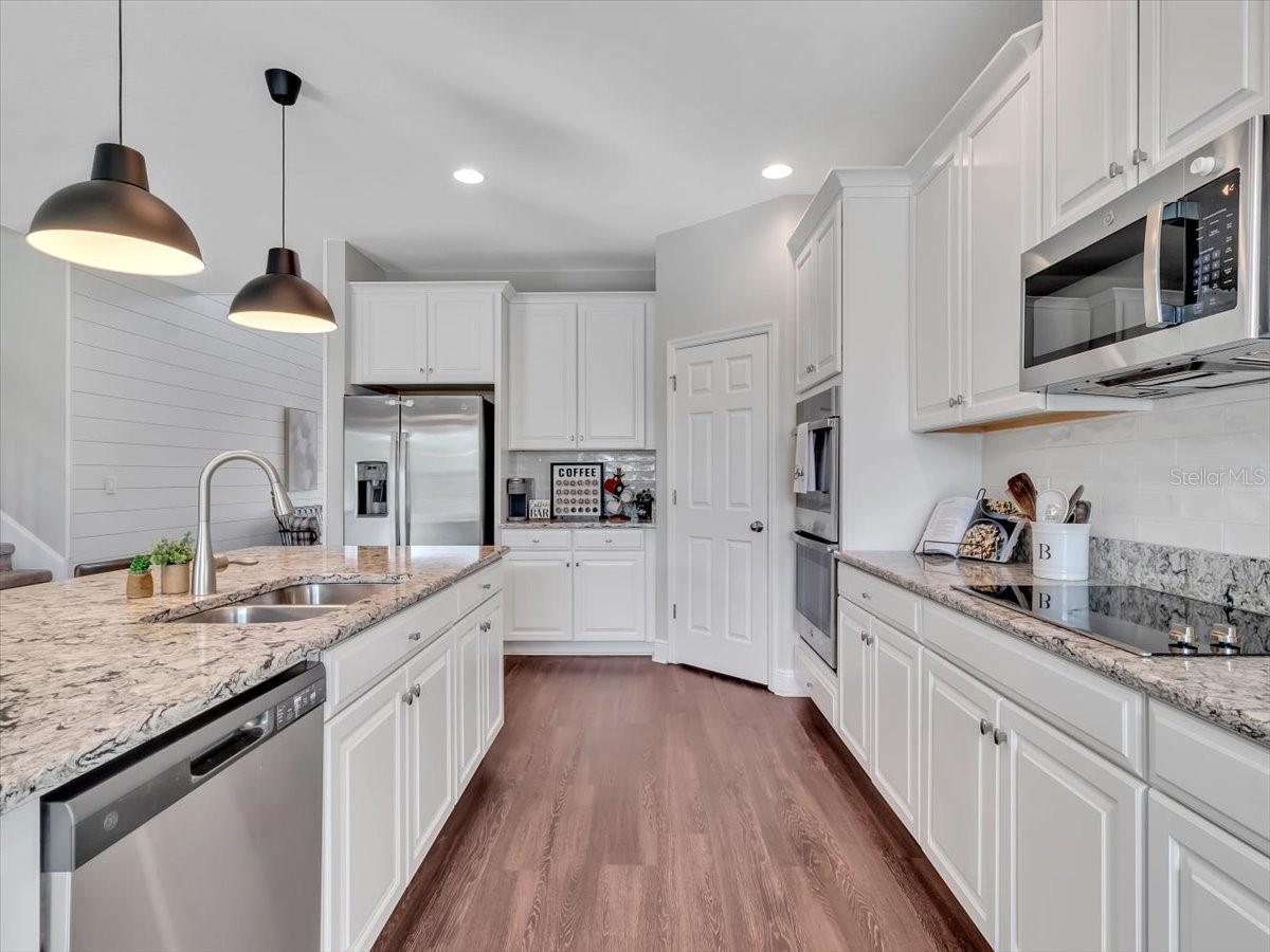 Listing photo id 7 for 17845 Cortes Creek Boulevard