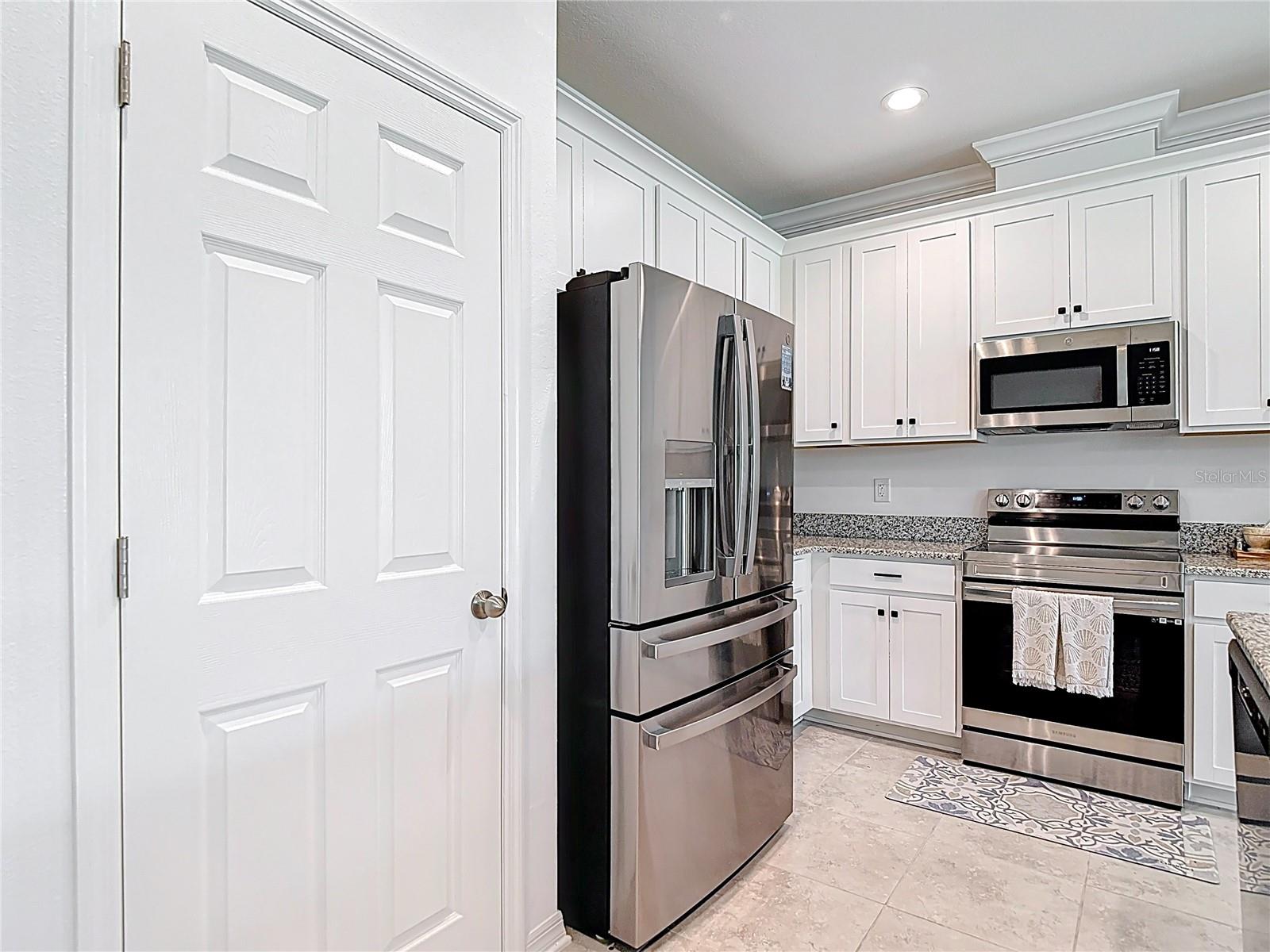 Listing photo id 8 for 12687 Retreat Place