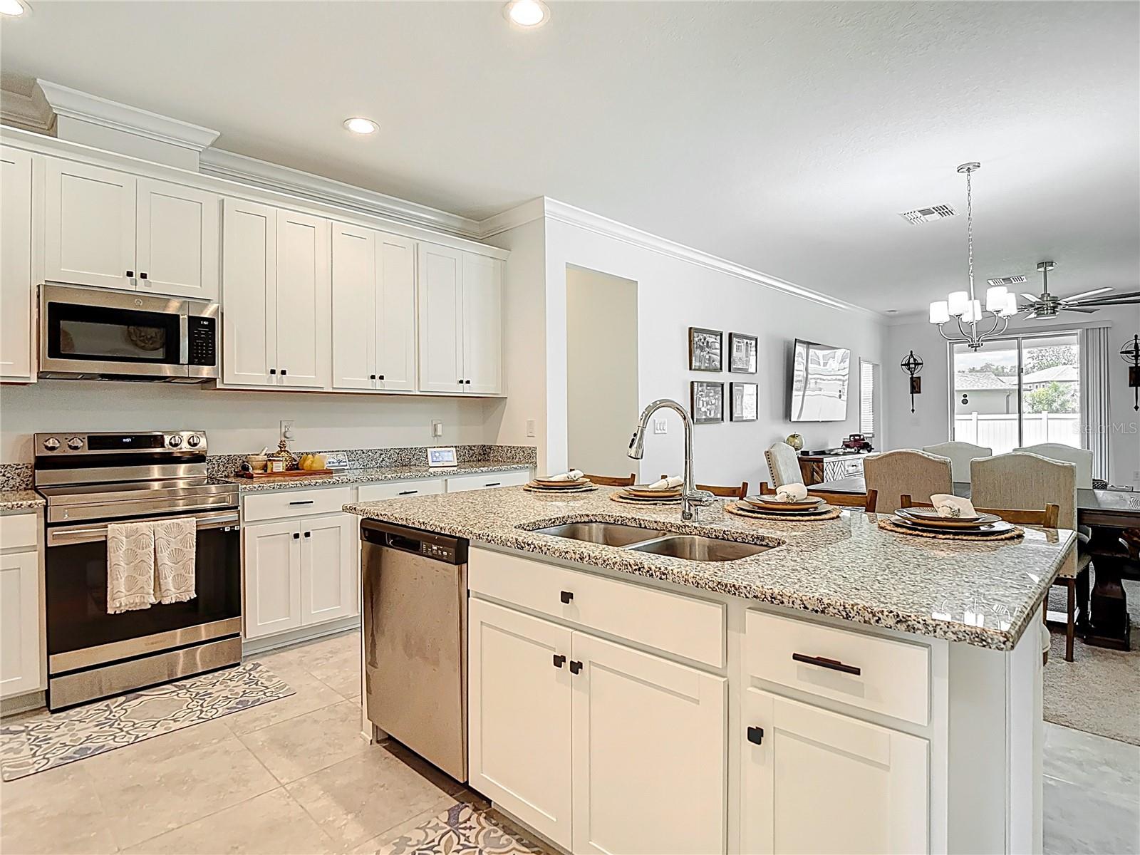 Listing photo id 7 for 12687 Retreat Place
