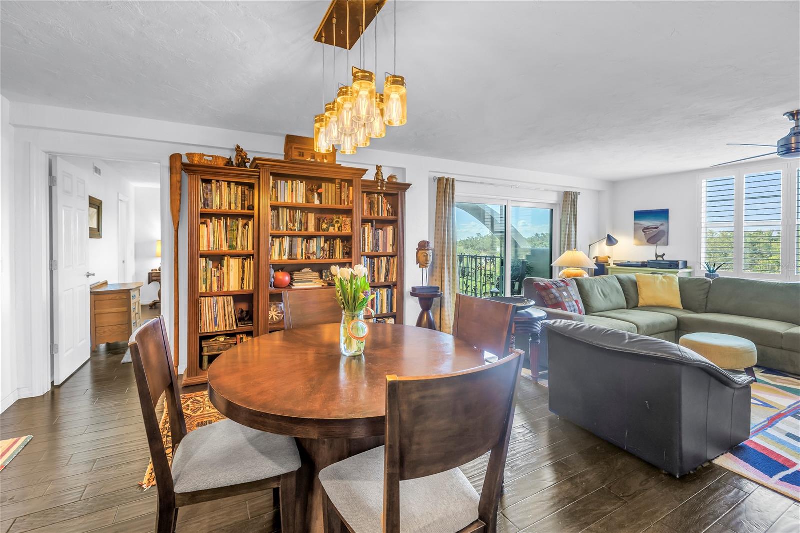 Image 12 of 44 For 4651 1st Street Ne 402