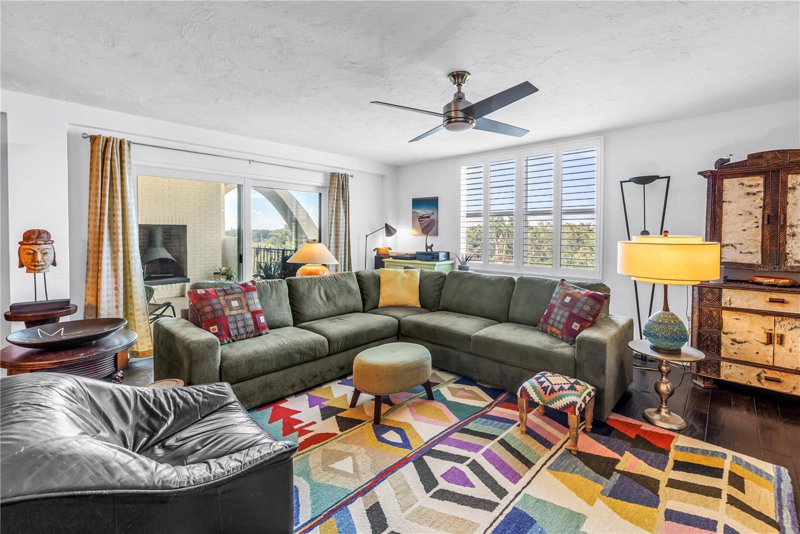 Image 16 of 44 For 4651 1st Street Ne 402
