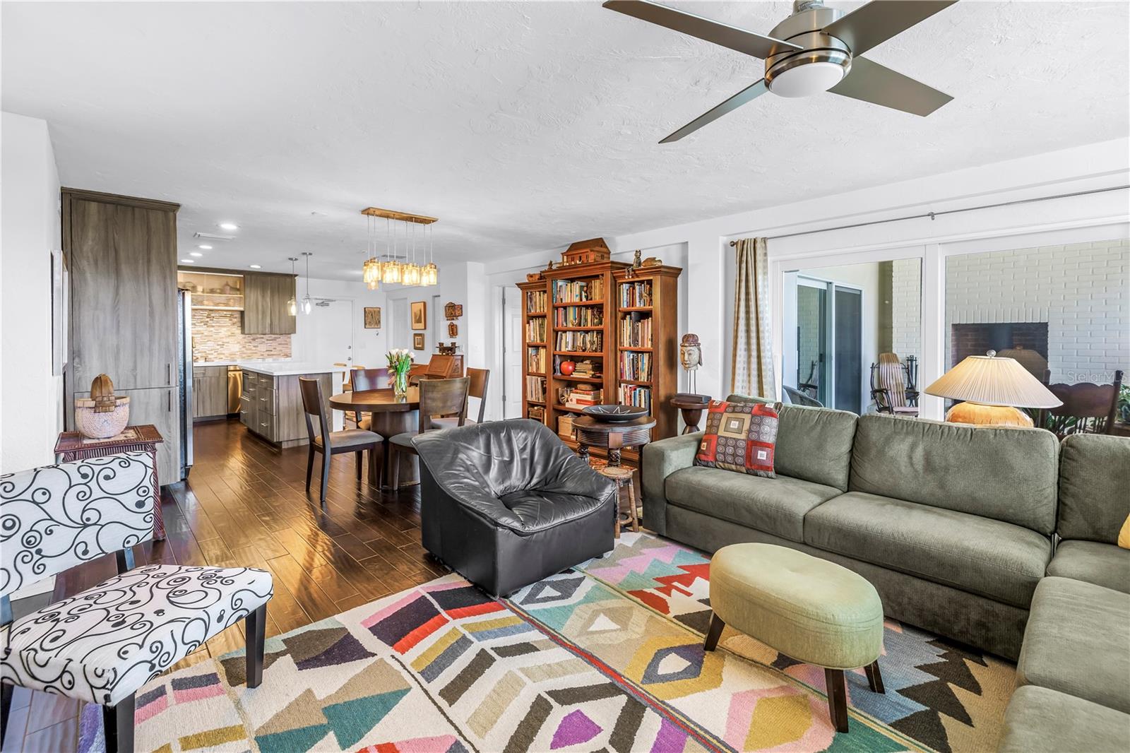 Image 18 of 44 For 4651 1st Street Ne 402
