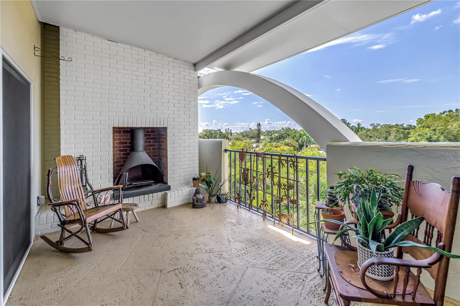 Image 21 of 44 For 4651 1st Street Ne 402