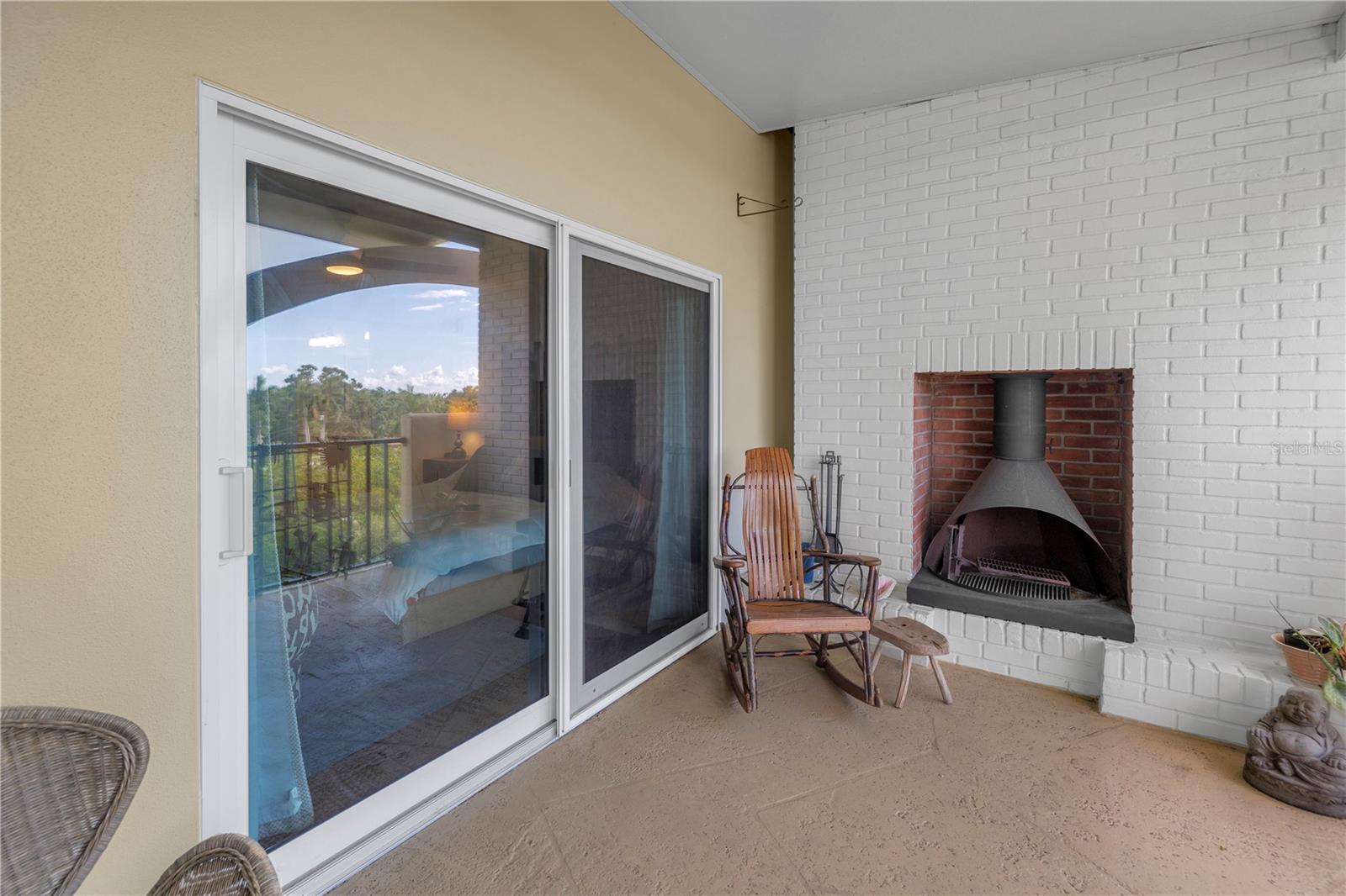 Image 22 of 44 For 4651 1st Street Ne 402