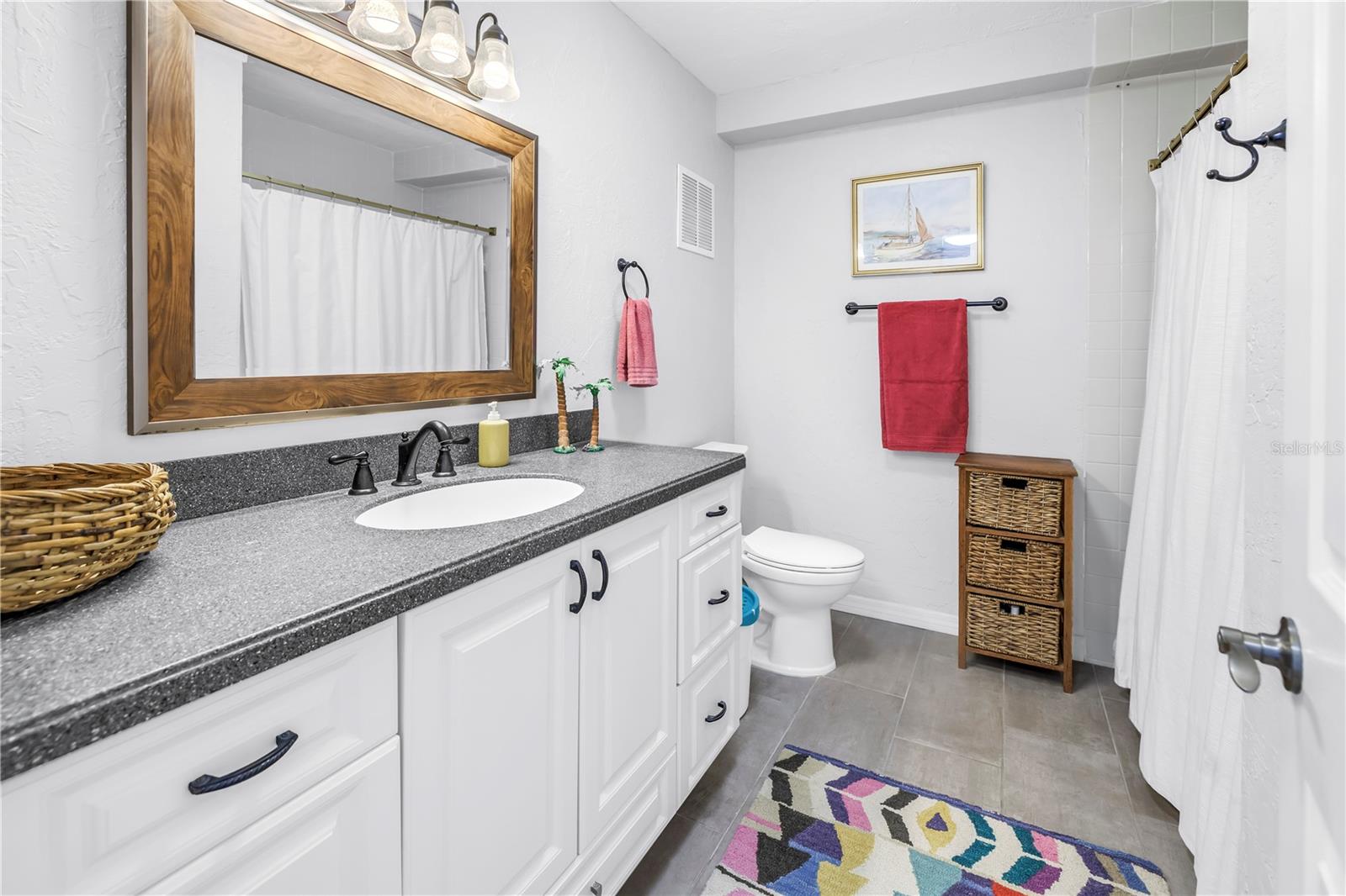 Image 34 of 44 For 4651 1st Street Ne 402