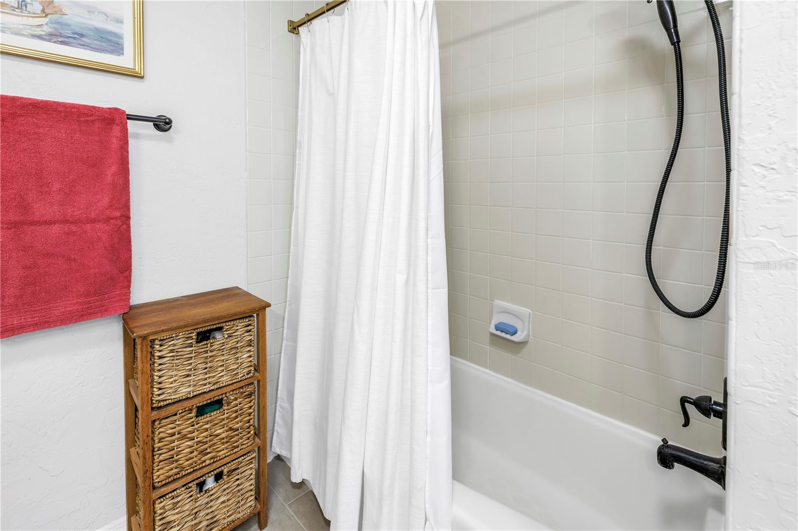 Image 35 of 44 For 4651 1st Street Ne 402