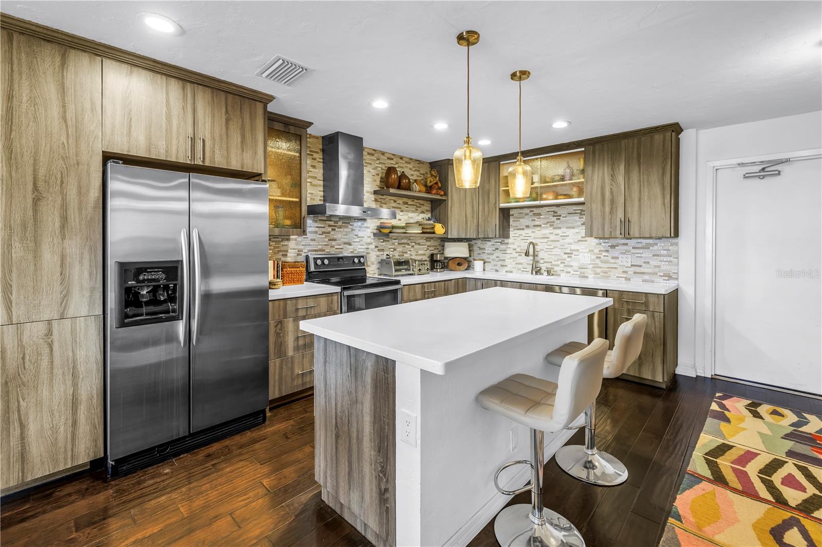 Image 9 of 44 For 4651 1st Street Ne 402