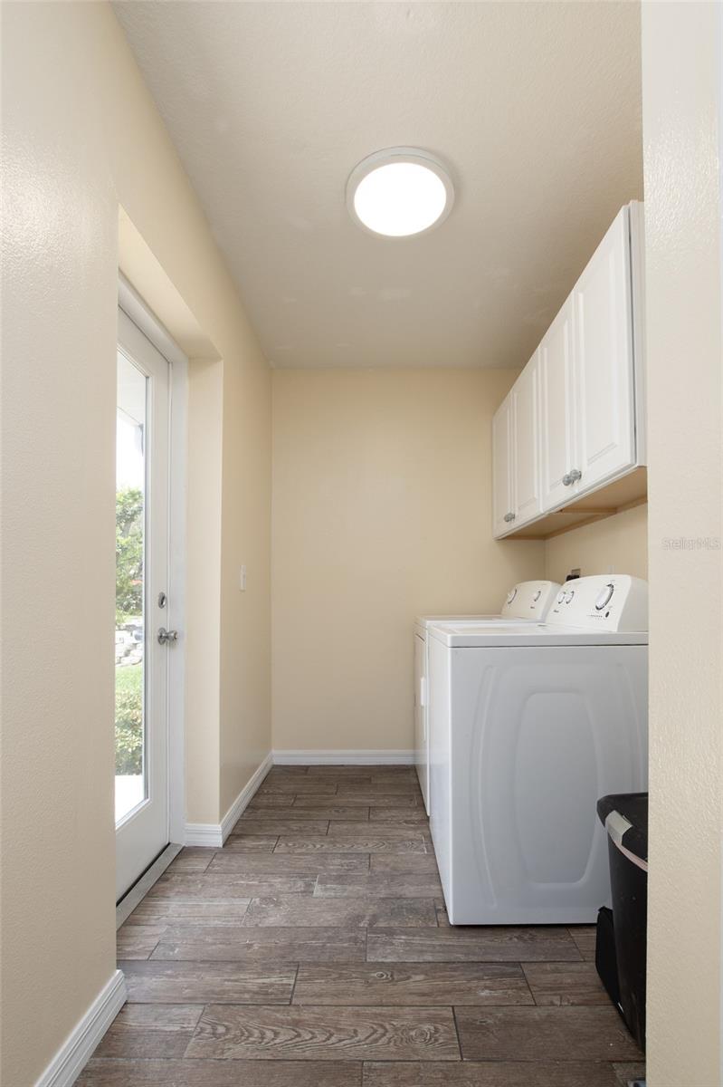 Image 23 of 61 For 2418 23rd Street