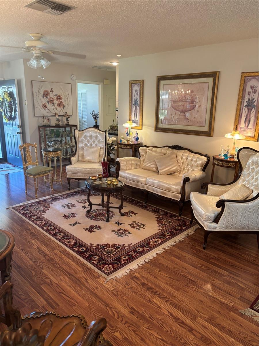 Image 12 of 19 For 9302 Trowbridge Court