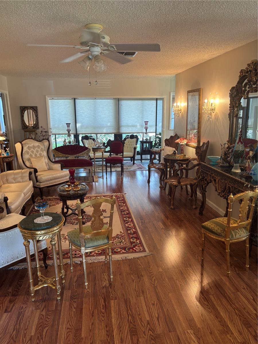 Image 7 of 19 For 9302 Trowbridge Court