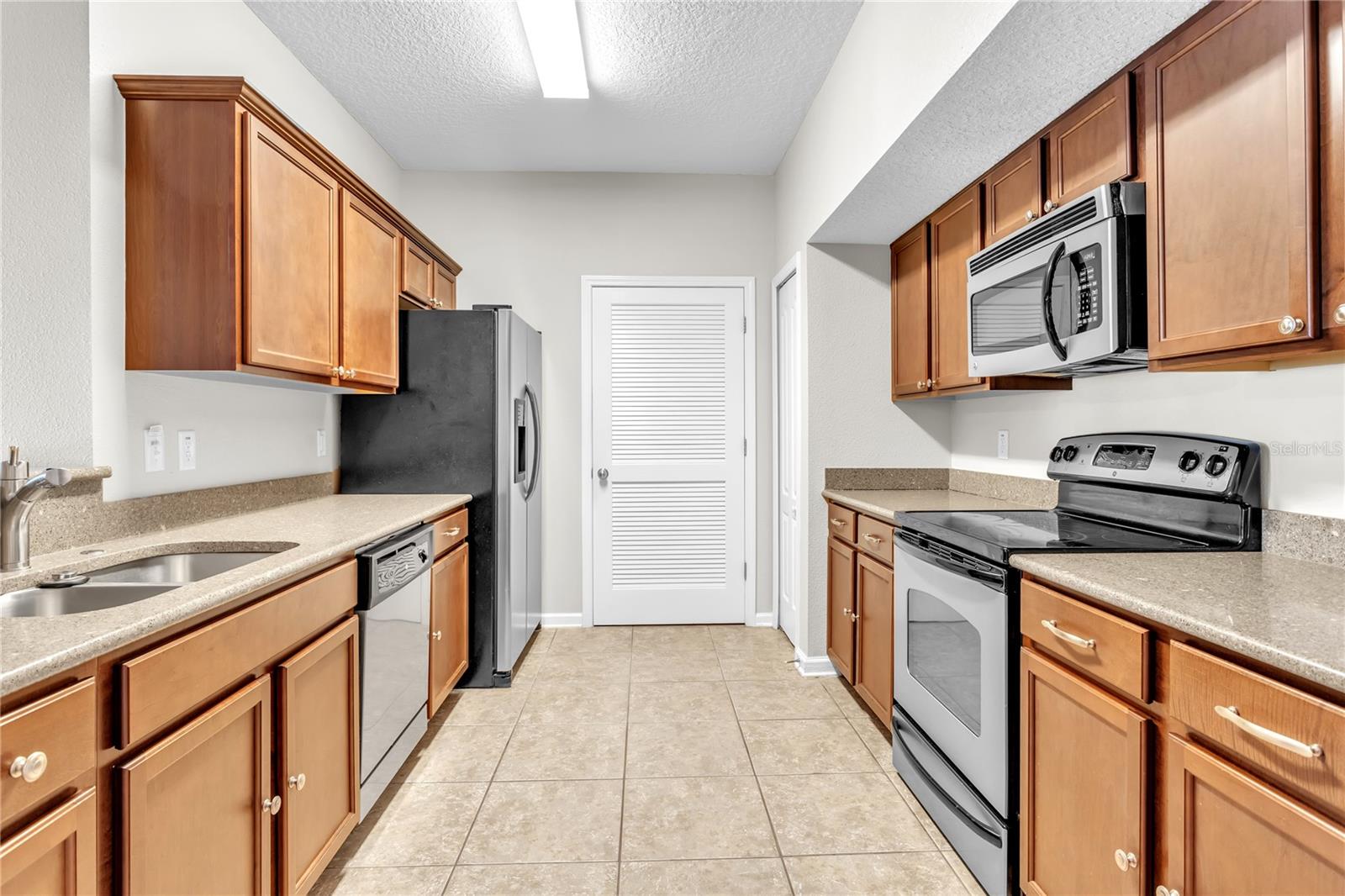 Image 4 of 30 For 4991 Key Lime Dr  104