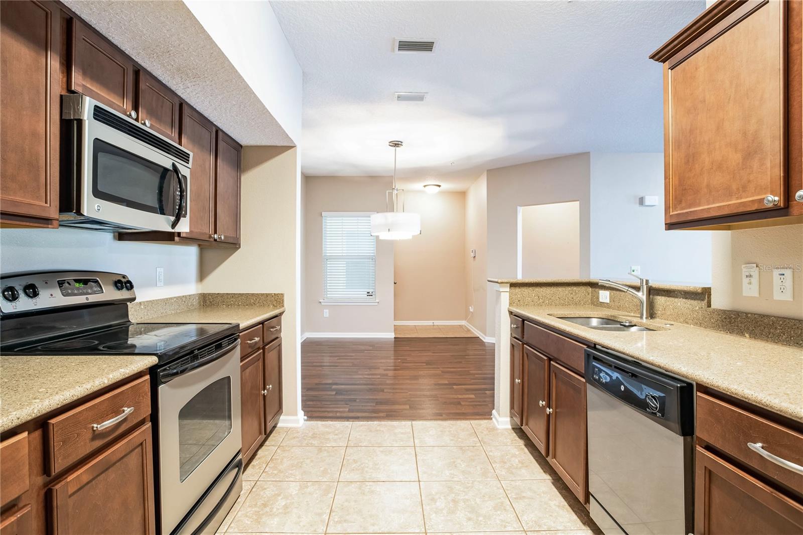 Image 6 of 30 For 4991 Key Lime Dr  104