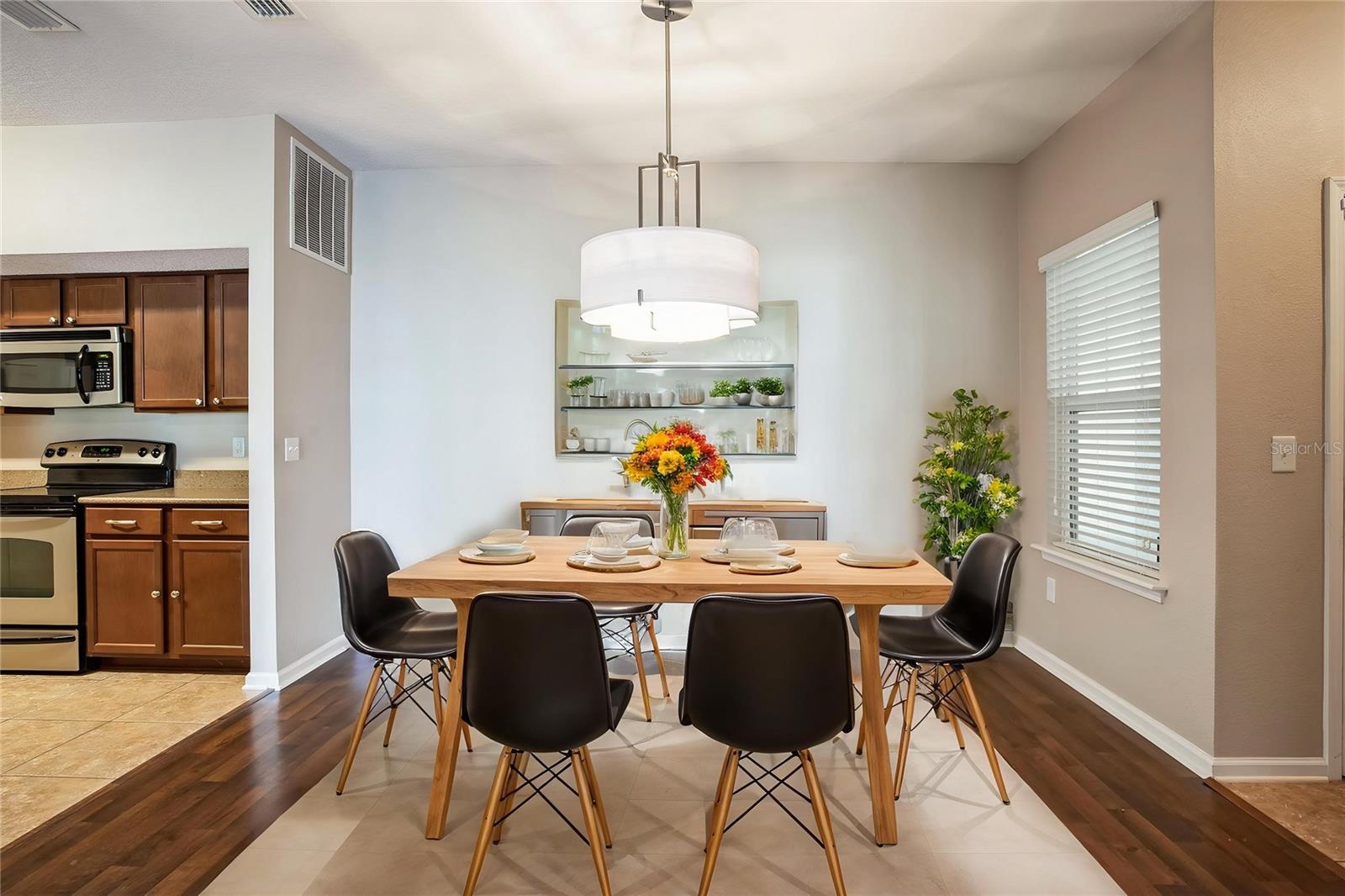 Image 7 of 30 For 4991 Key Lime Dr  104