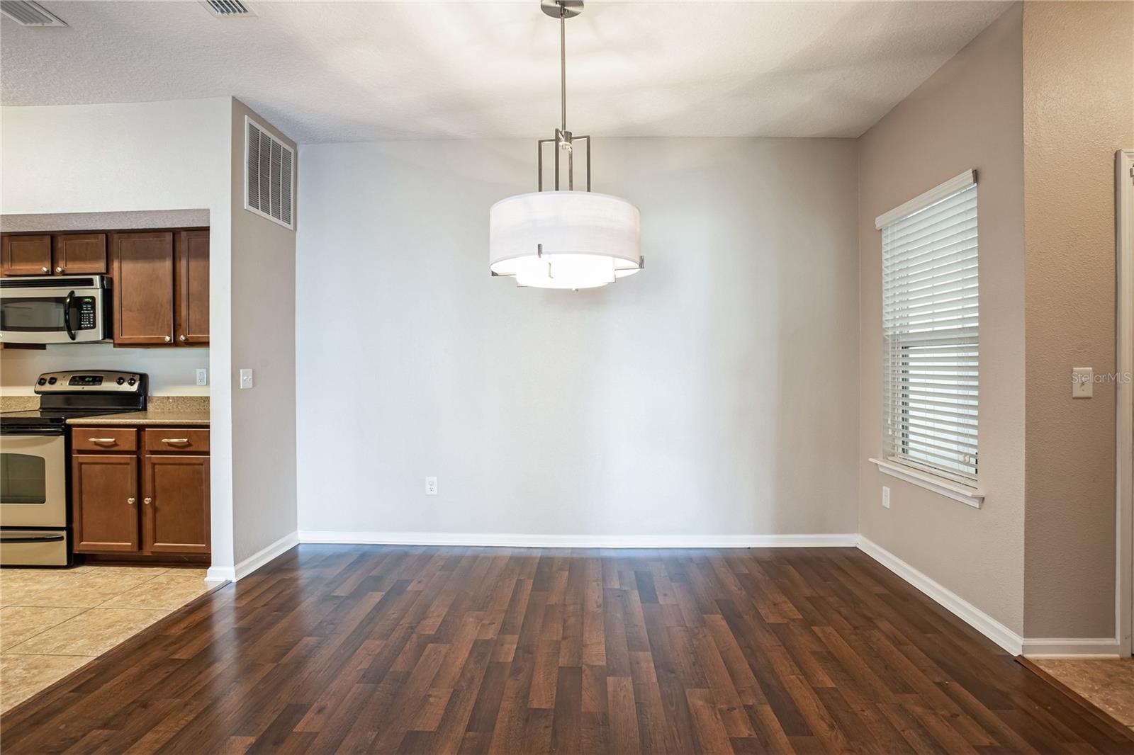 Image 8 of 30 For 4991 Key Lime Dr  104