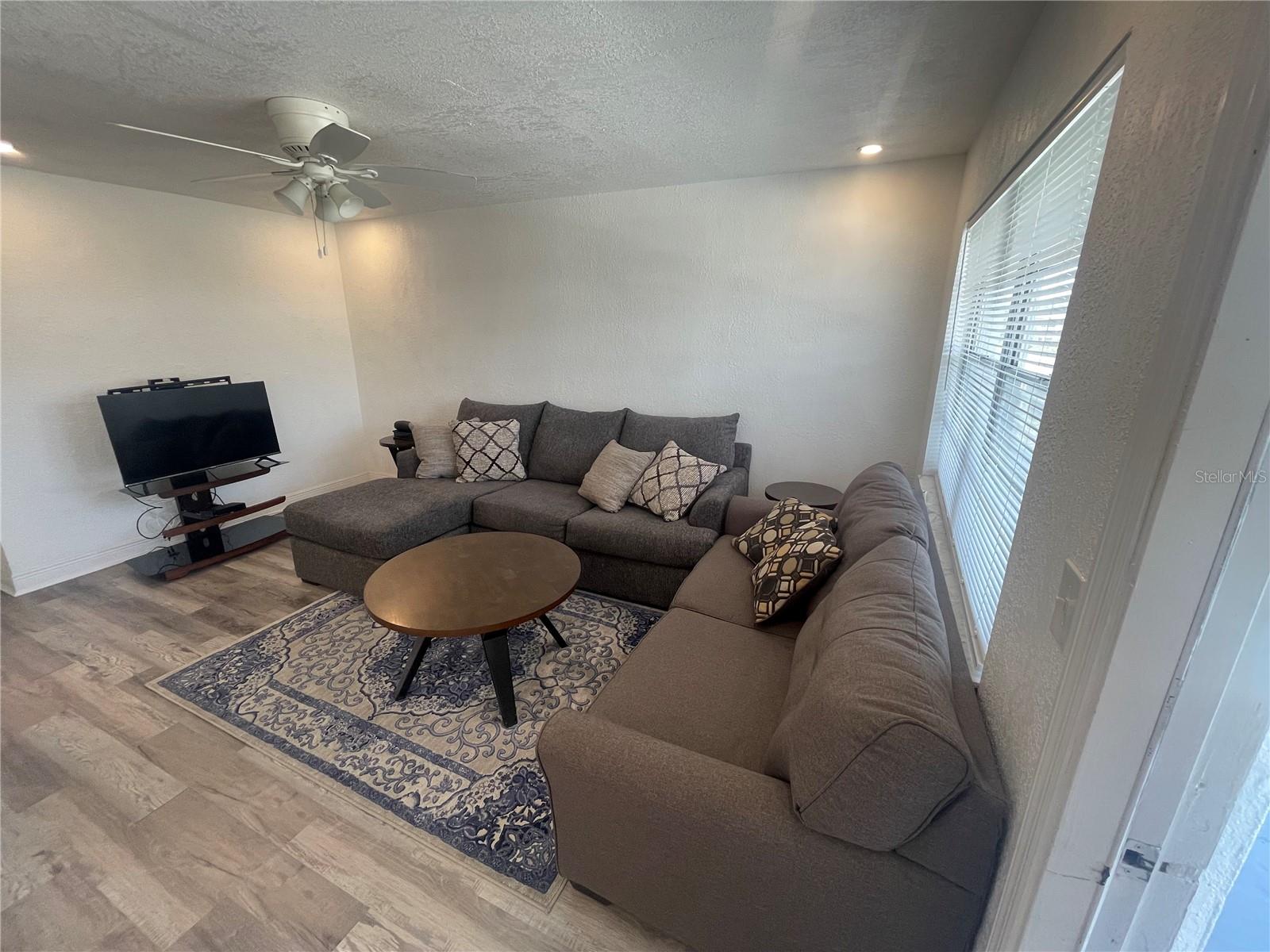 Image 8 of 29 For 2011 58th Avenue N 20
