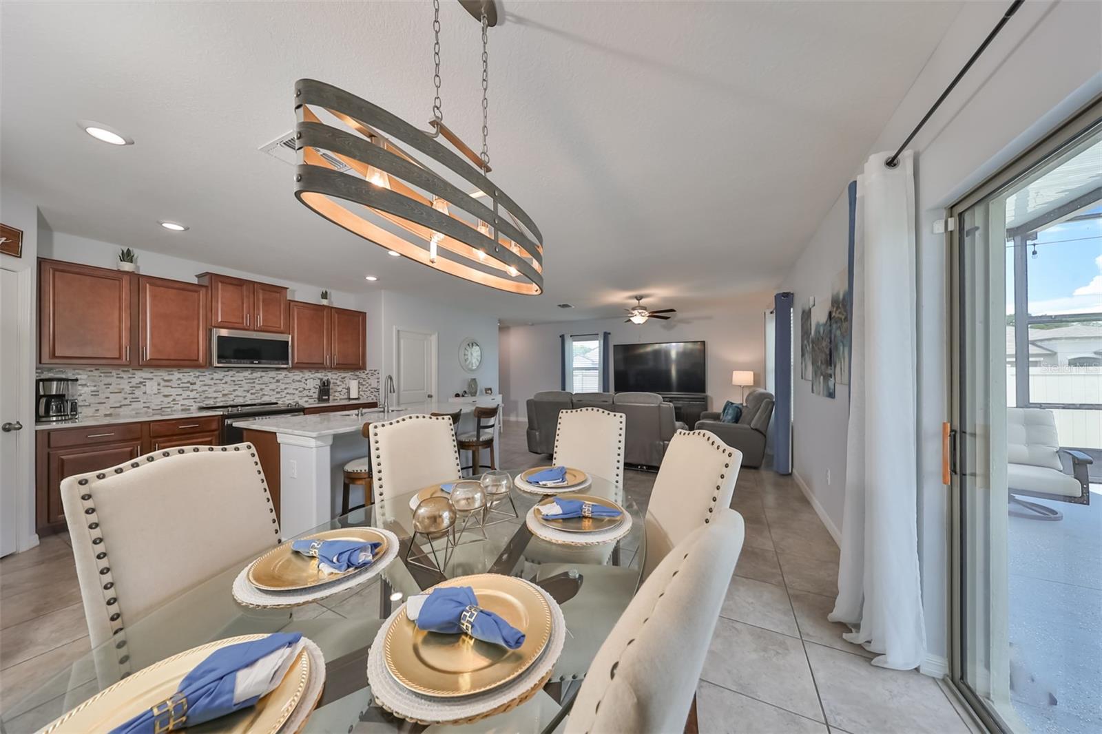 Listing photo id 9 for 10202 White Linen Avenue