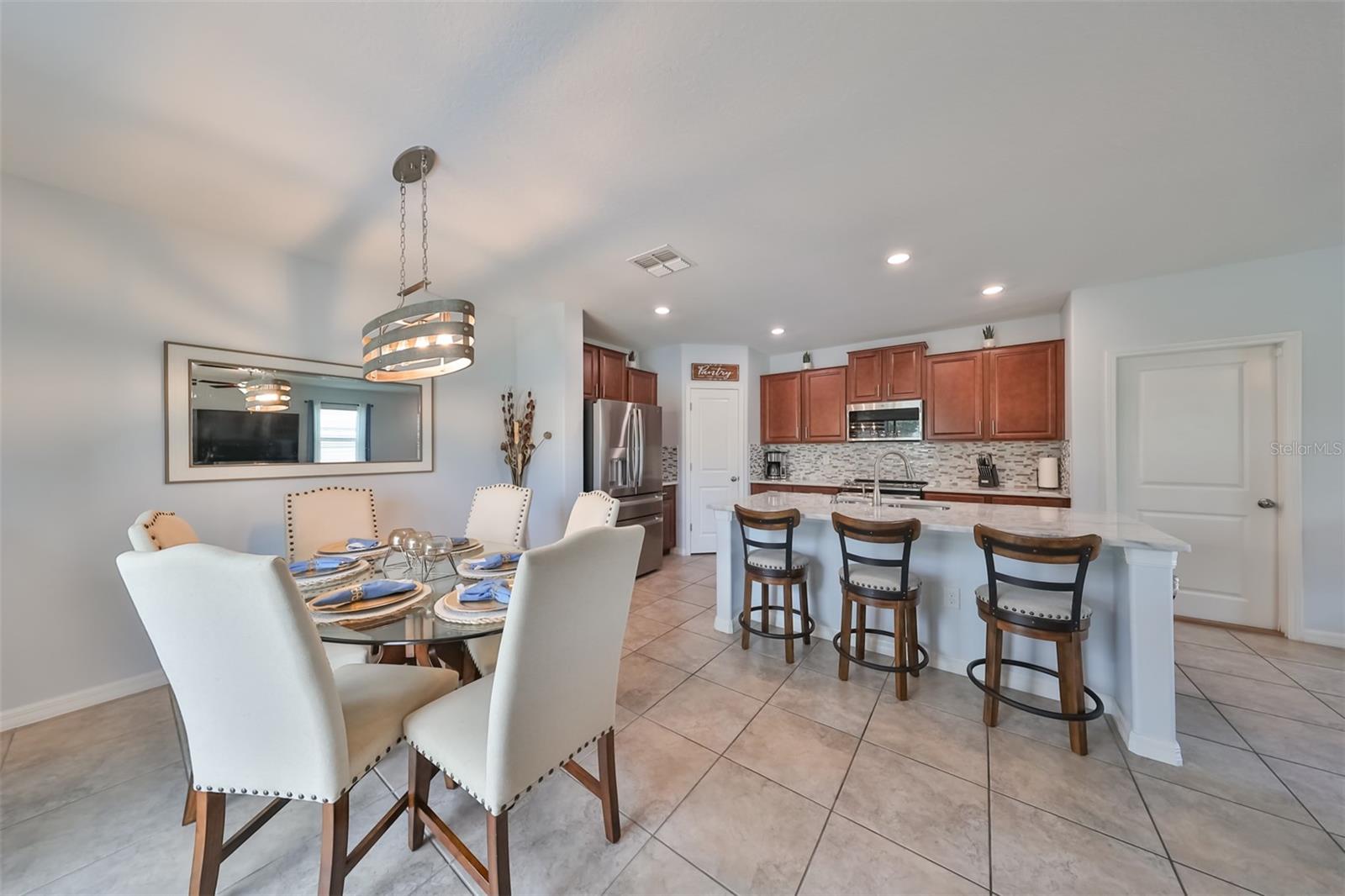 Listing photo id 10 for 10202 White Linen Avenue