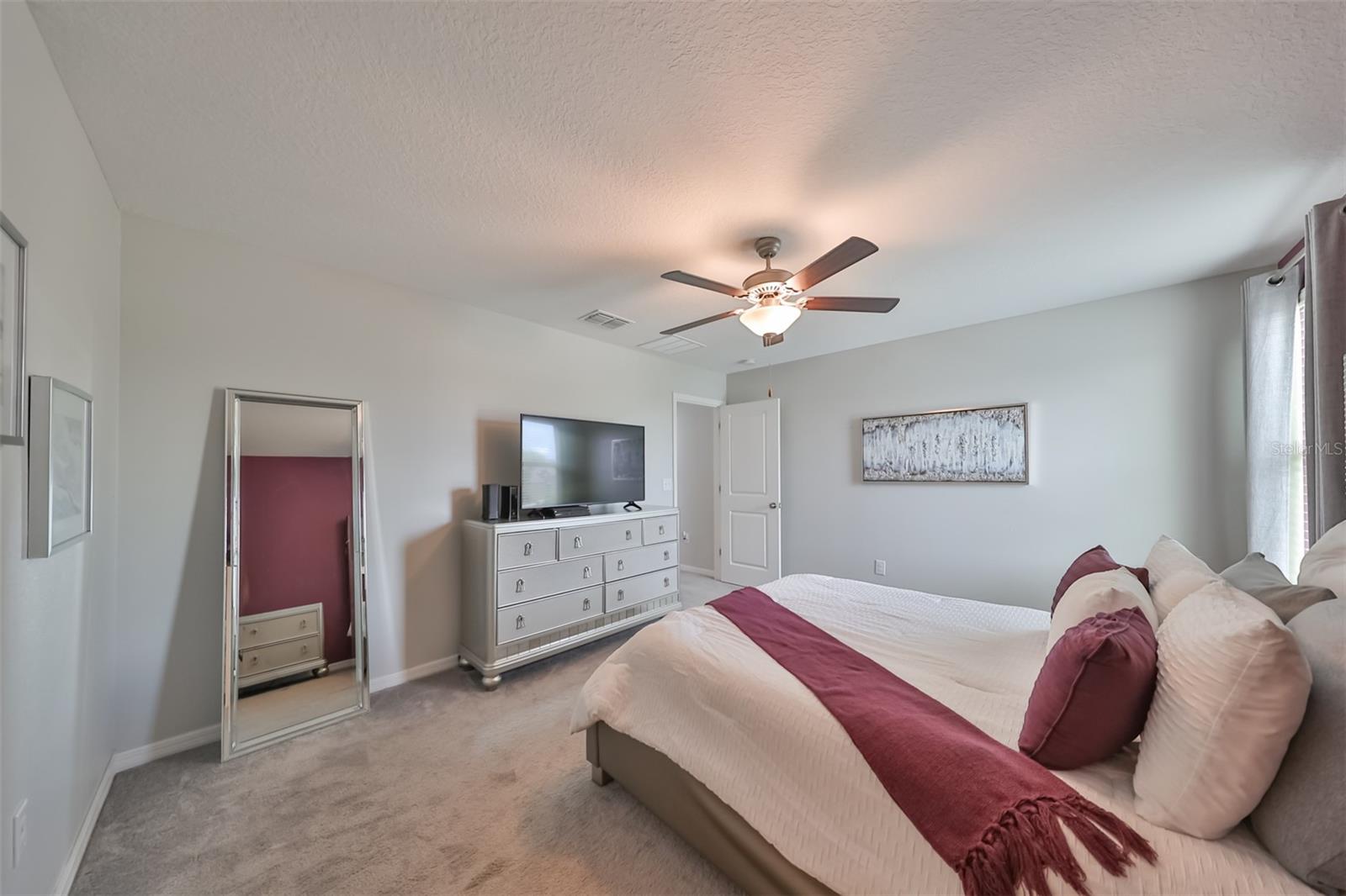 Listing photo id 17 for 10202 White Linen Avenue