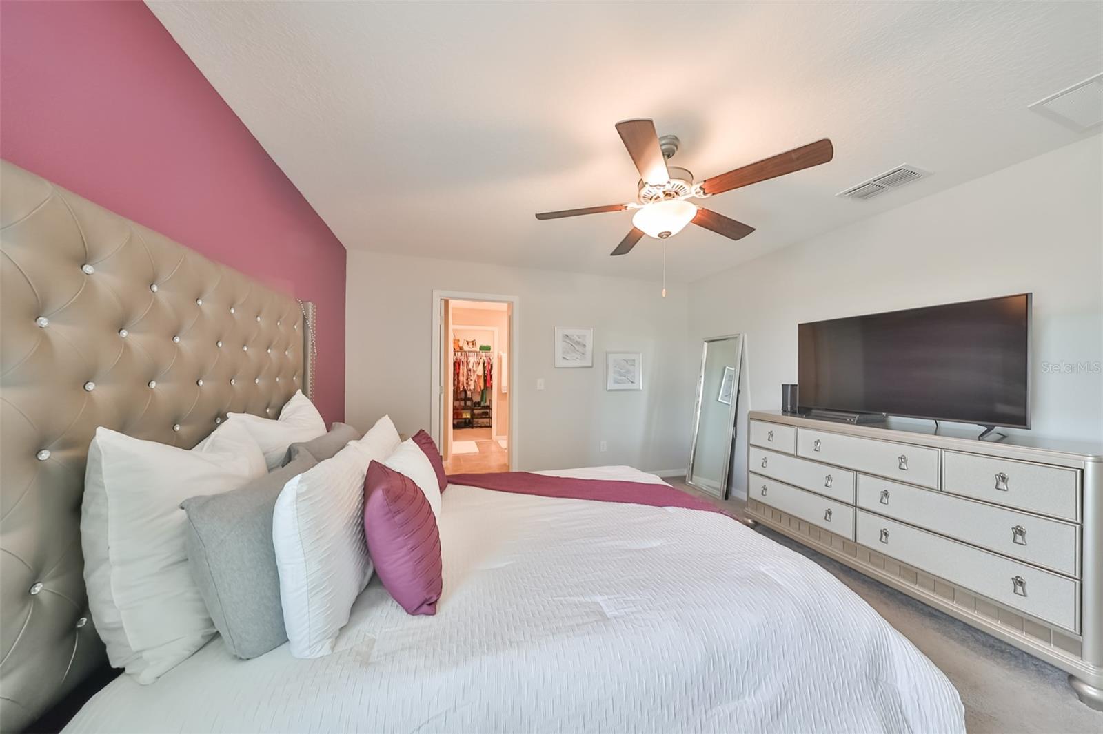 Listing photo id 18 for 10202 White Linen Avenue