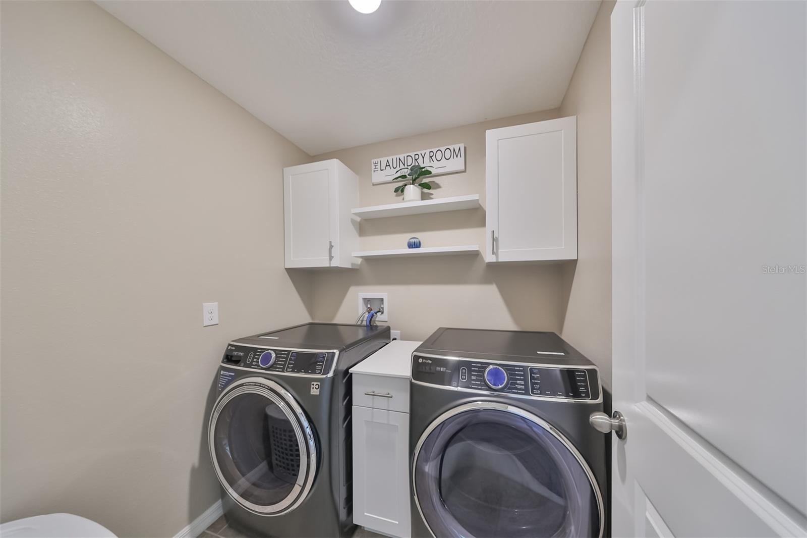 Listing photo id 30 for 10202 White Linen Avenue