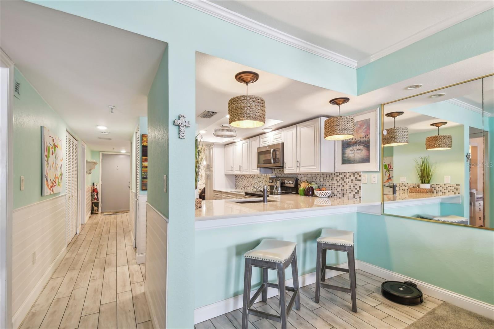 Image 11 of 36 For 17980 Gulf Boulevard 505