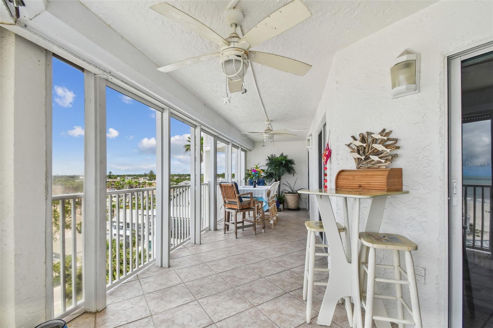 Image 19 of 36 For 17980 Gulf Boulevard 505