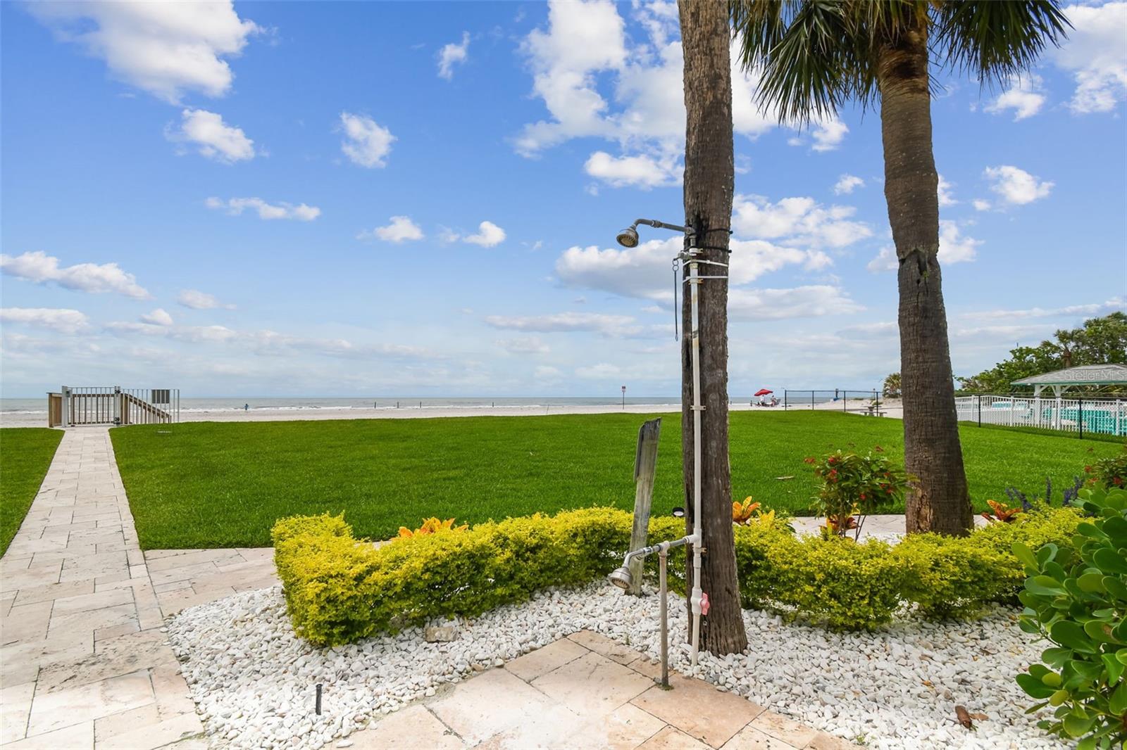 Image 25 of 36 For 17980 Gulf Boulevard 505