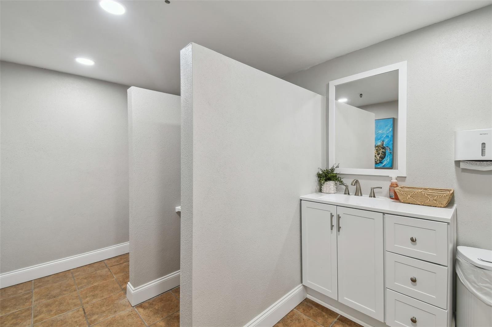 Image 26 of 36 For 17980 Gulf Boulevard 505