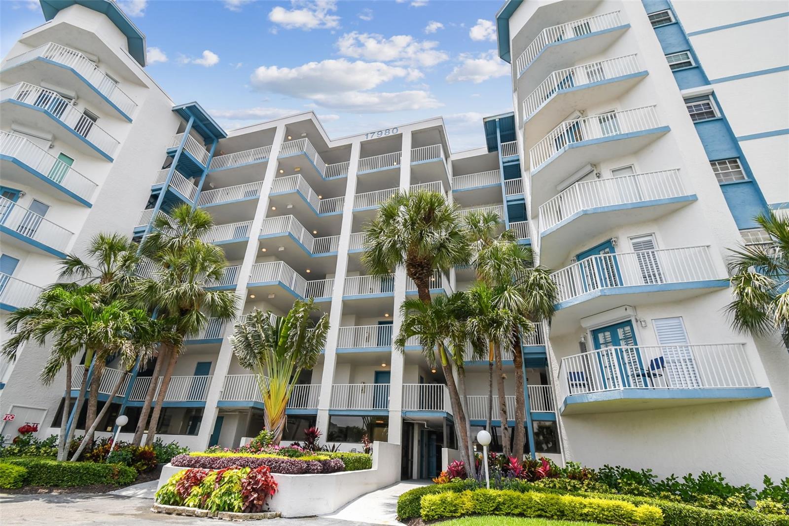 Image 29 of 36 For 17980 Gulf Boulevard 505