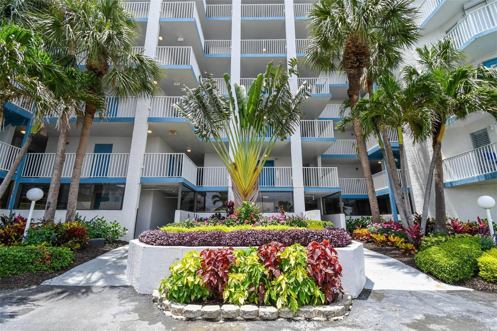 Image 30 of 36 For 17980 Gulf Boulevard 505