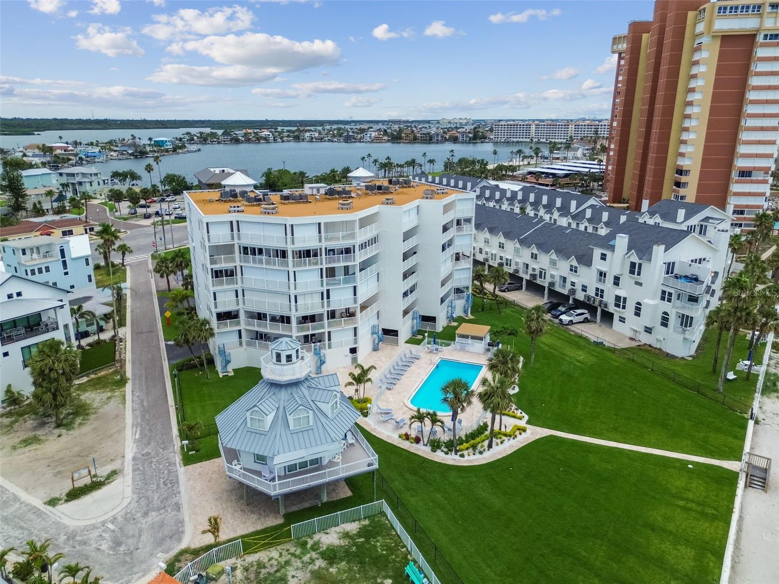 Image 31 of 36 For 17980 Gulf Boulevard 505