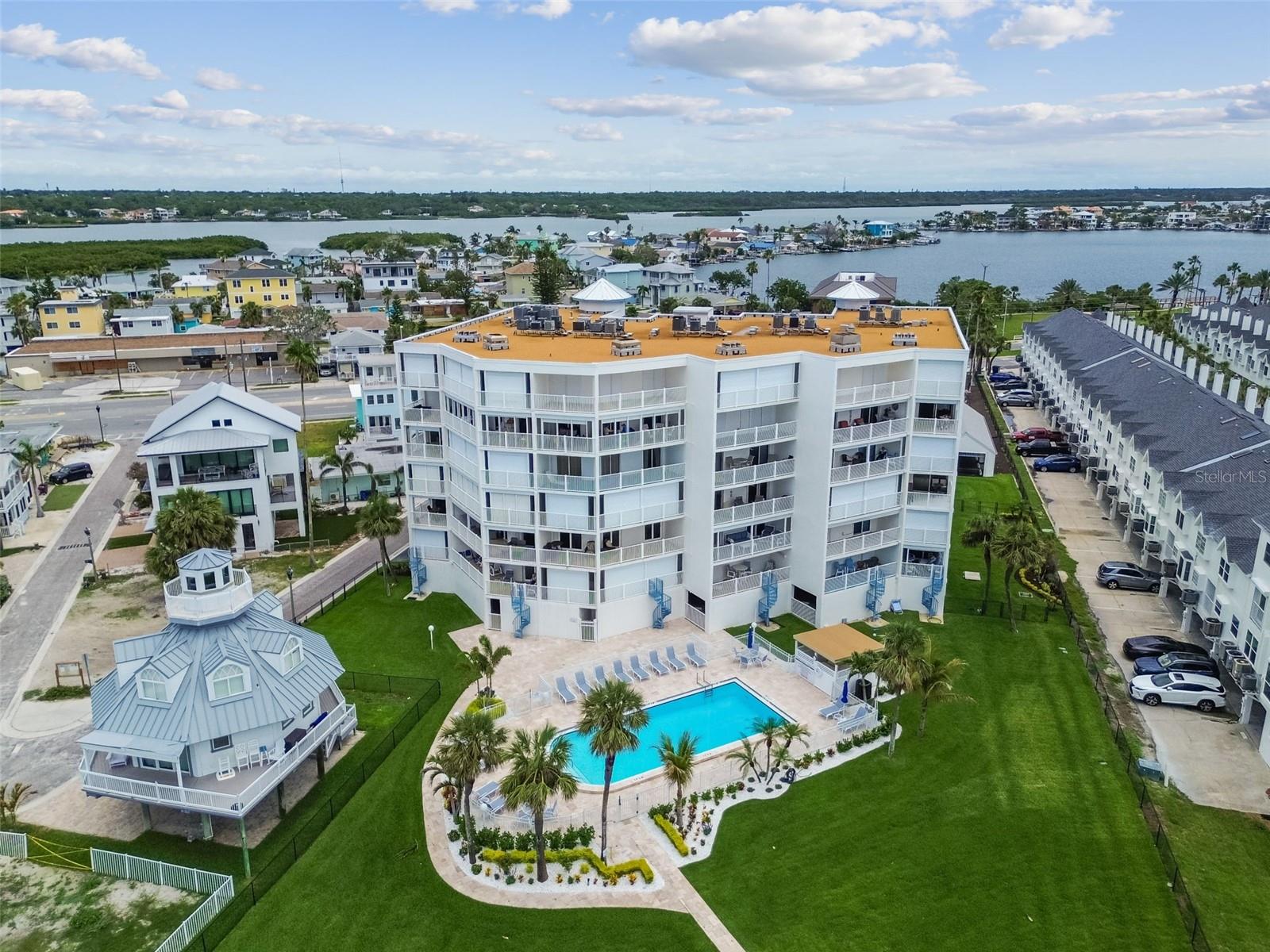 Image 34 of 36 For 17980 Gulf Boulevard 505