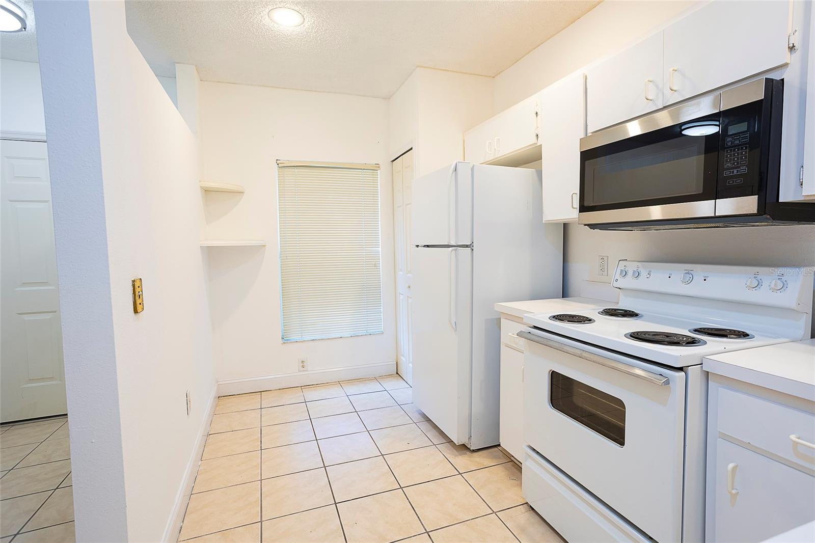 Image 7 of 30 For 8545 Hunters Key Circle