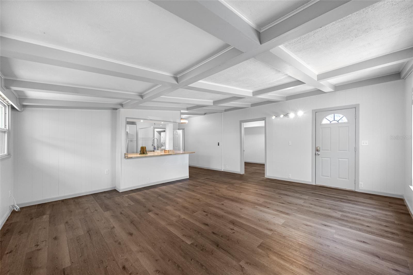 Image 11 of 34 For 612 Beverly Avenue