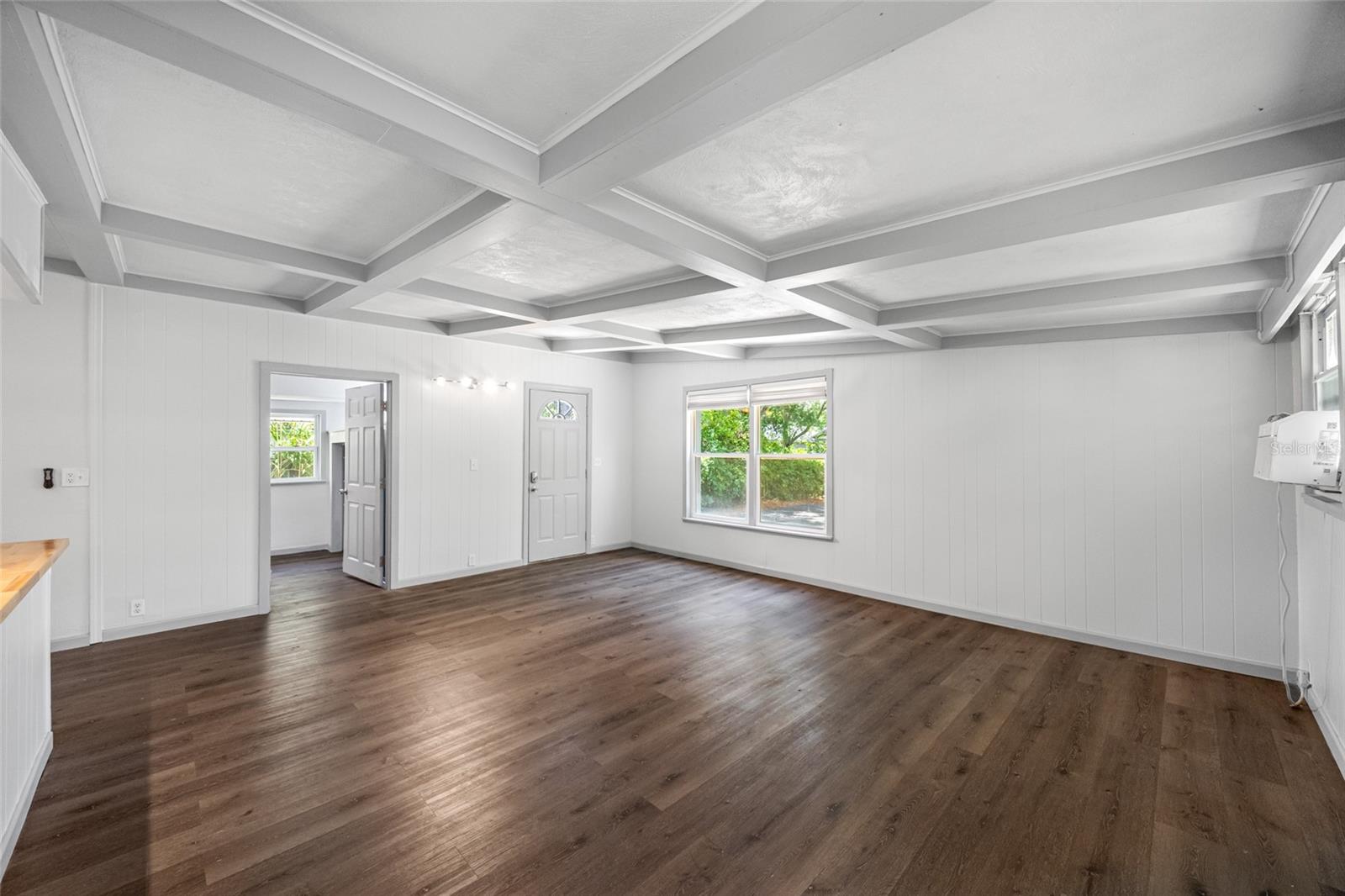 Image 12 of 34 For 612 Beverly Avenue