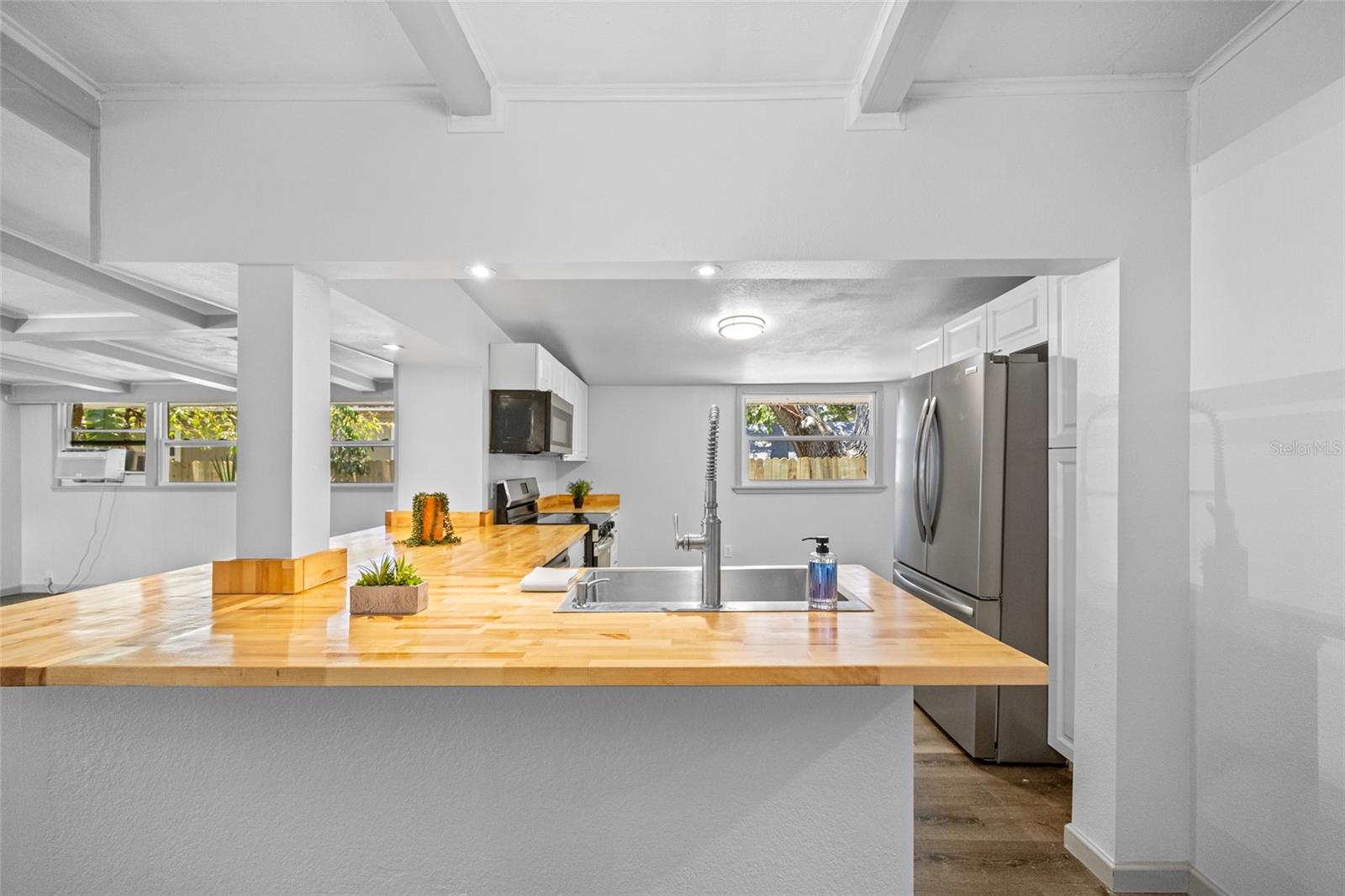 Image 13 of 34 For 612 Beverly Avenue