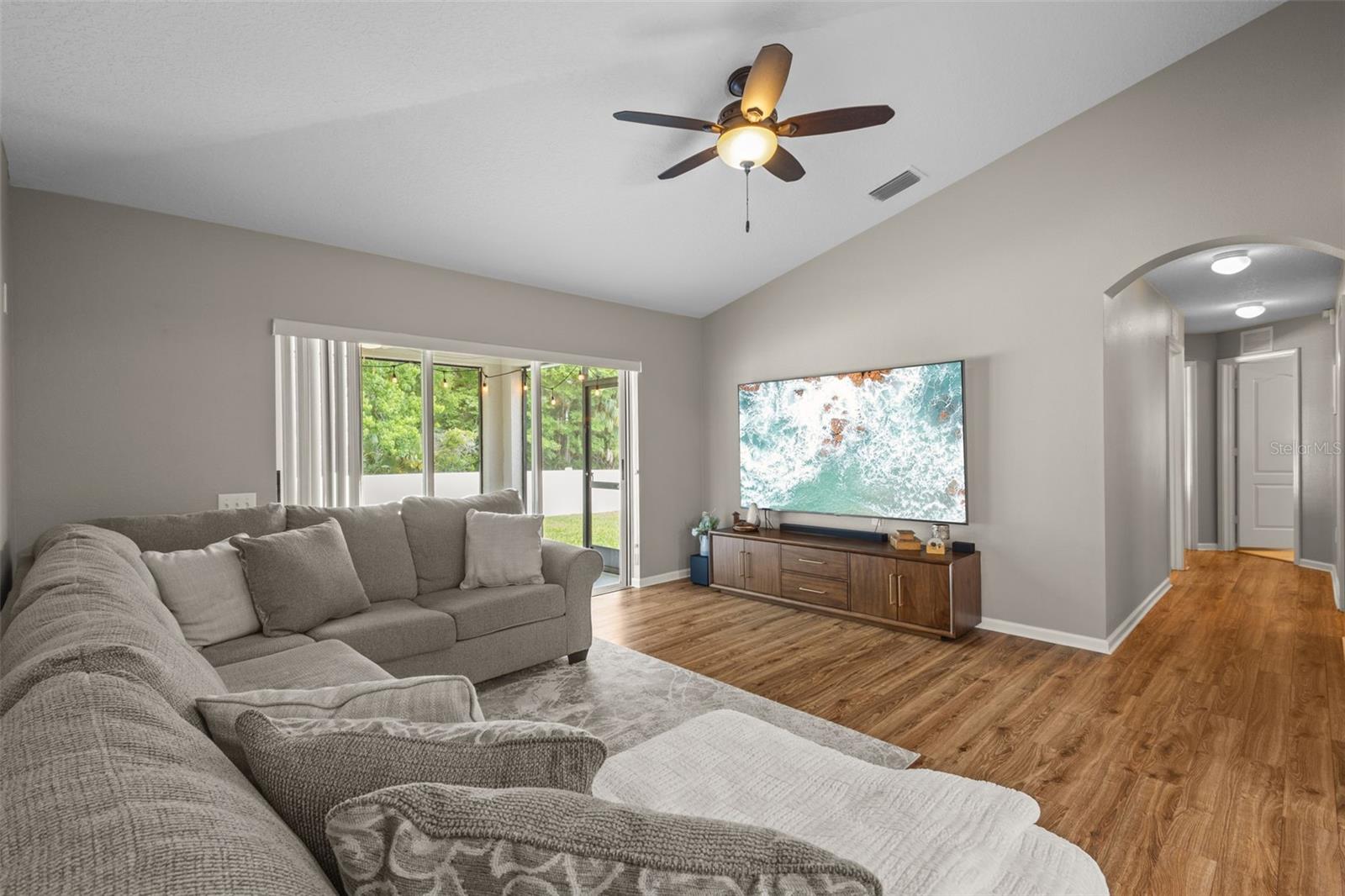Image 14 of 60 For 25332 Lexington Oaks Boulevard