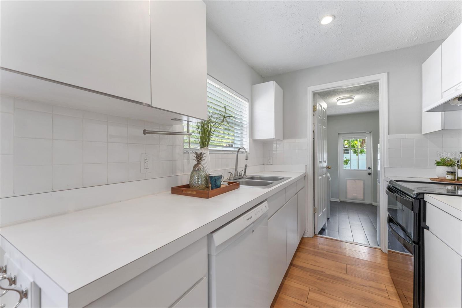 Image 8 of 31 For 3125 Fielder Street