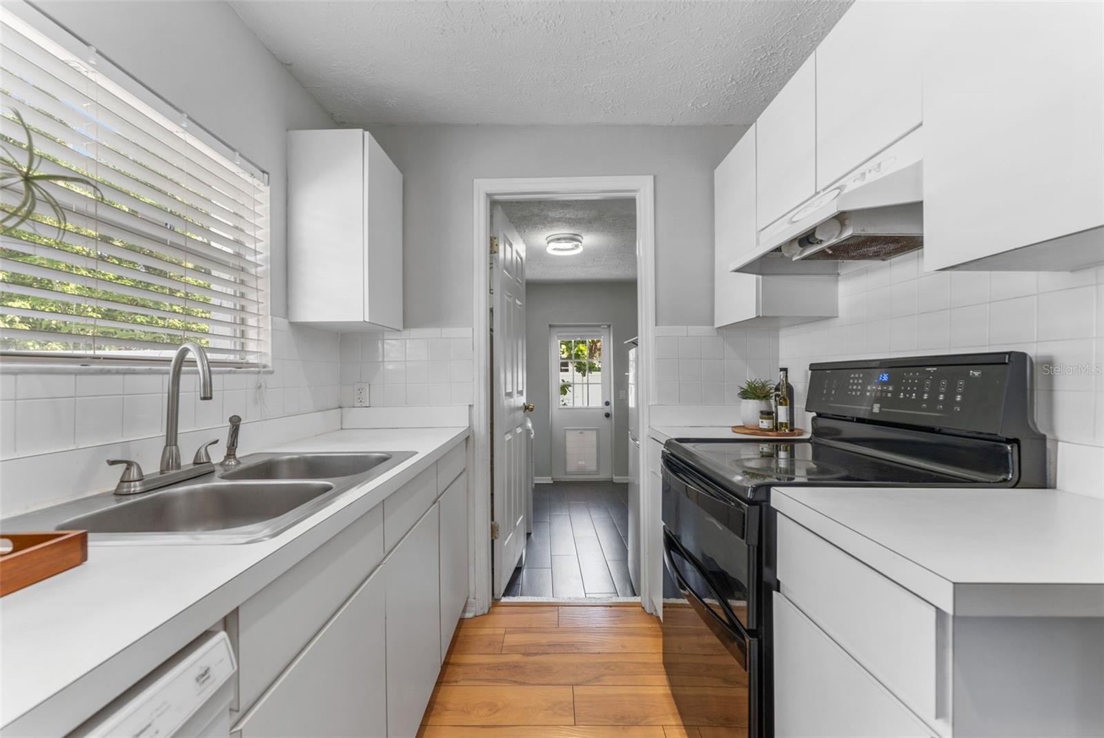 Image 9 of 31 For 3125 Fielder Street