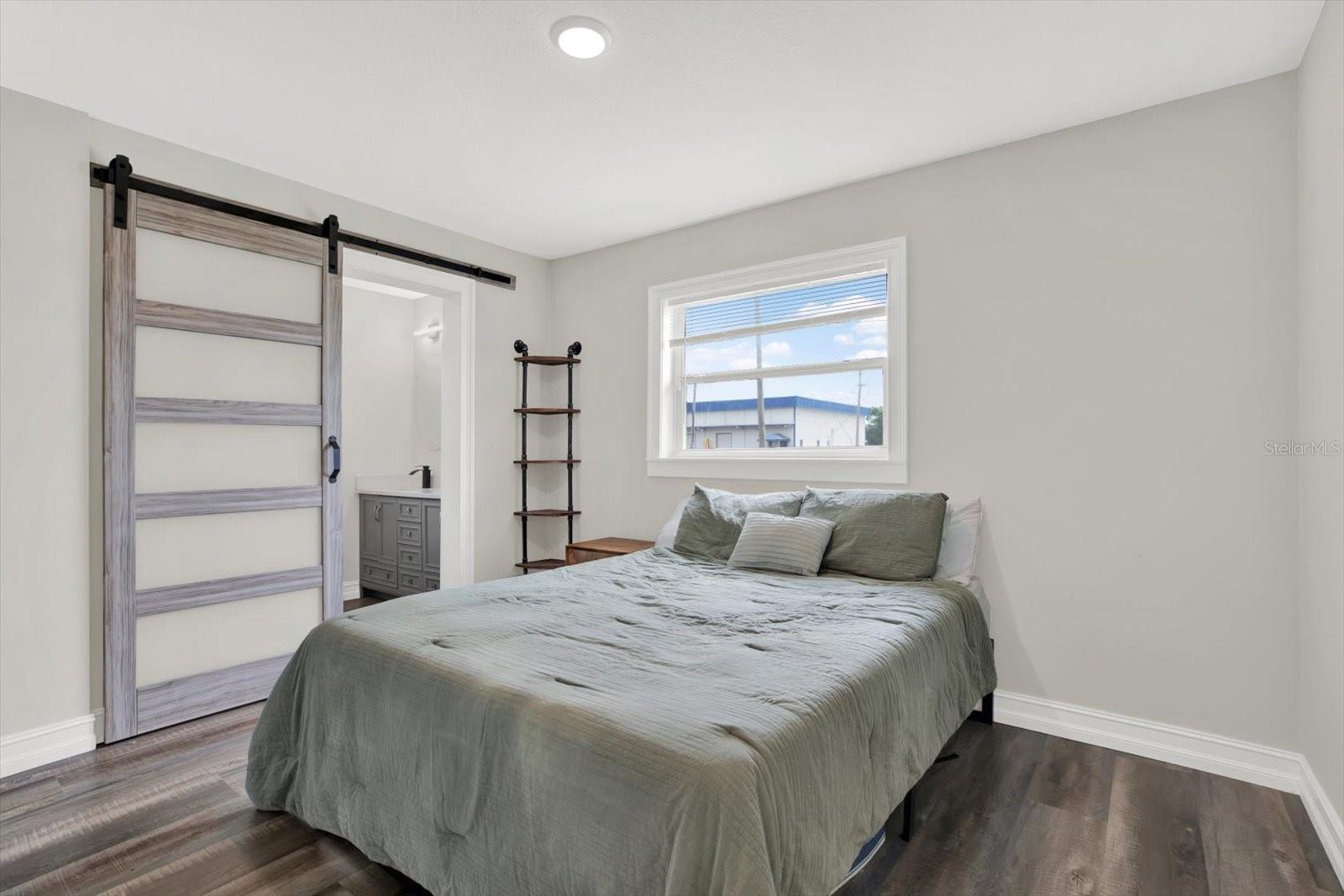 Listing photo id 14 for 6020 50th Street