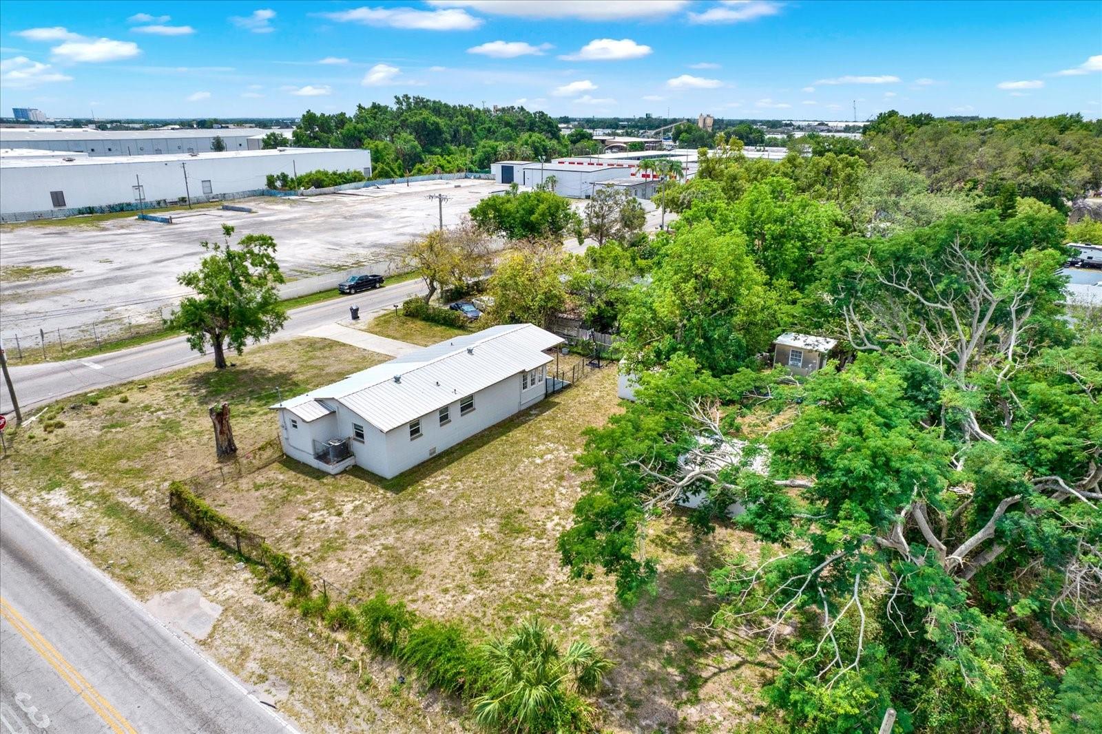 Listing photo id 17 for 6020 50th Street