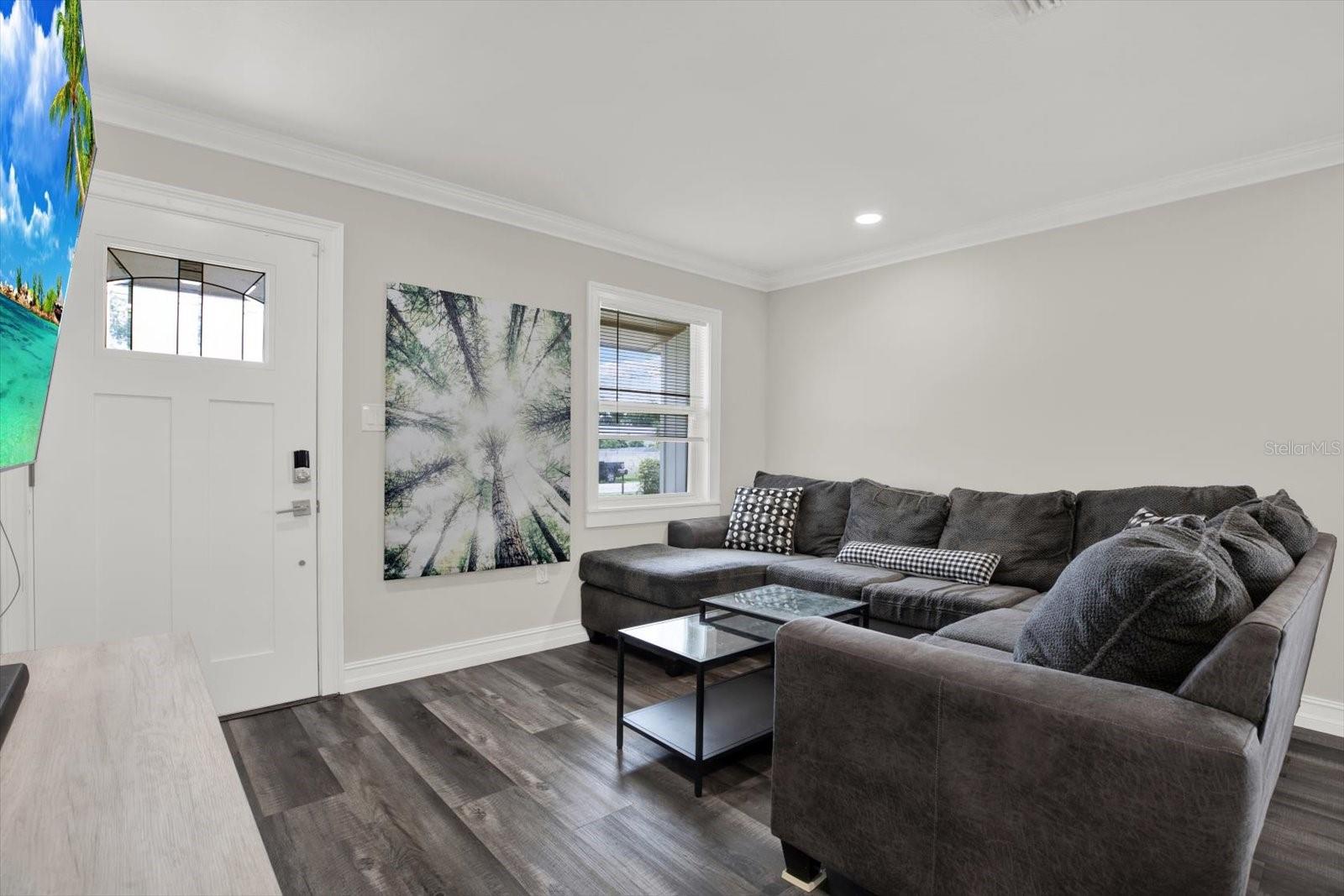 Listing photo id 1 for 6020 50th Street