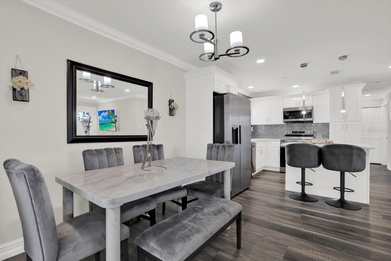 Listing photo id 5 for 6020 50th Street