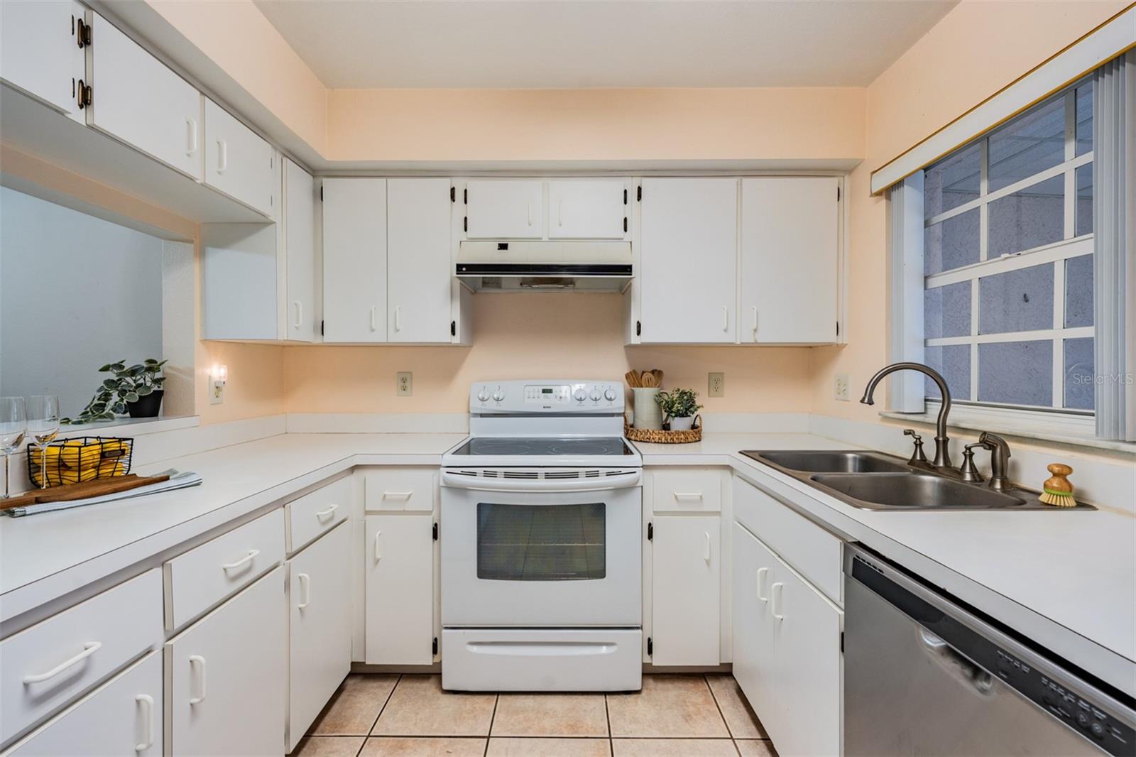 Image 8 of 20 For 2897 Thaxton Drive 64