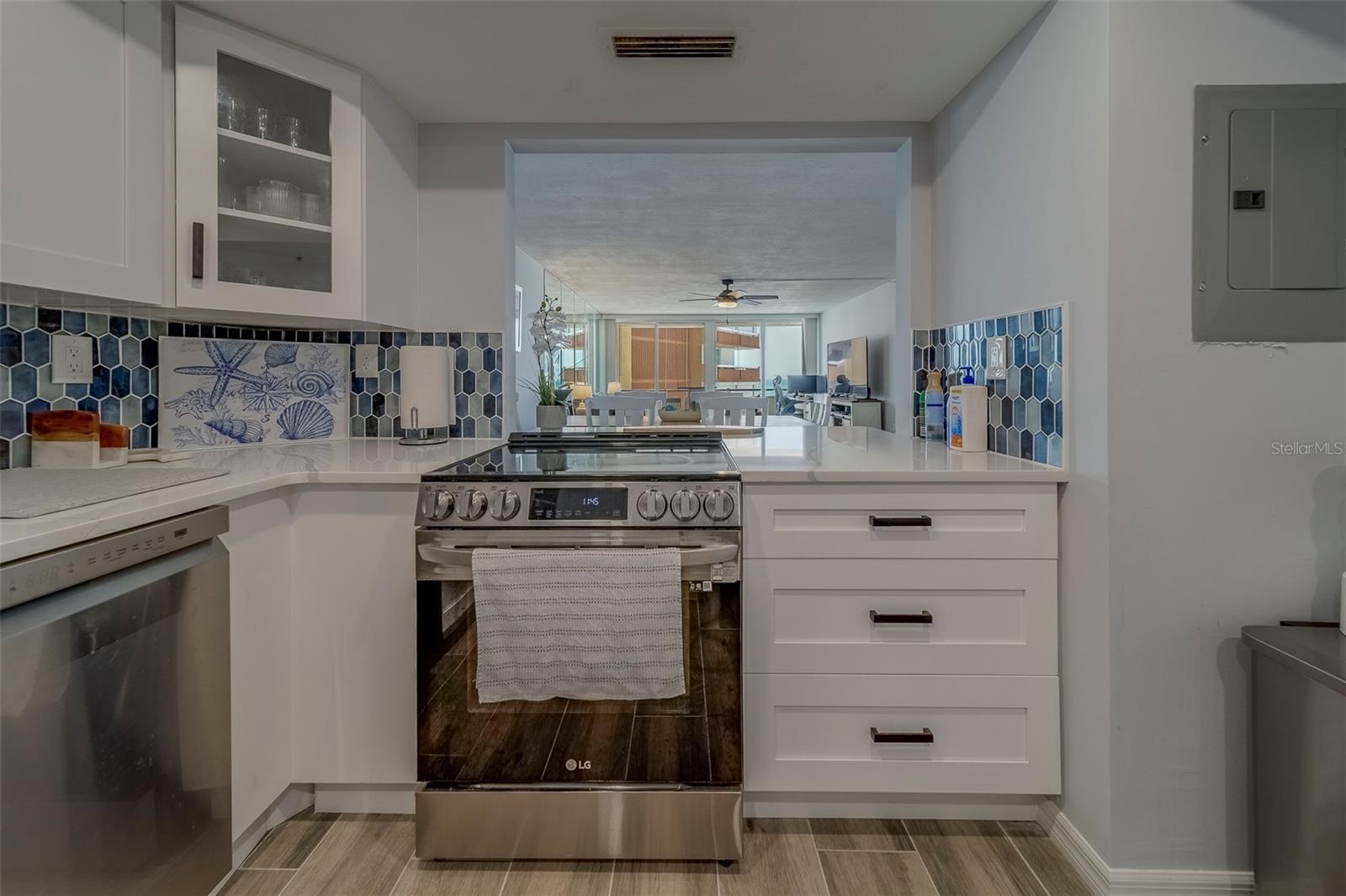 Image 10 of 52 For 17920 Gulf Boulevard 802