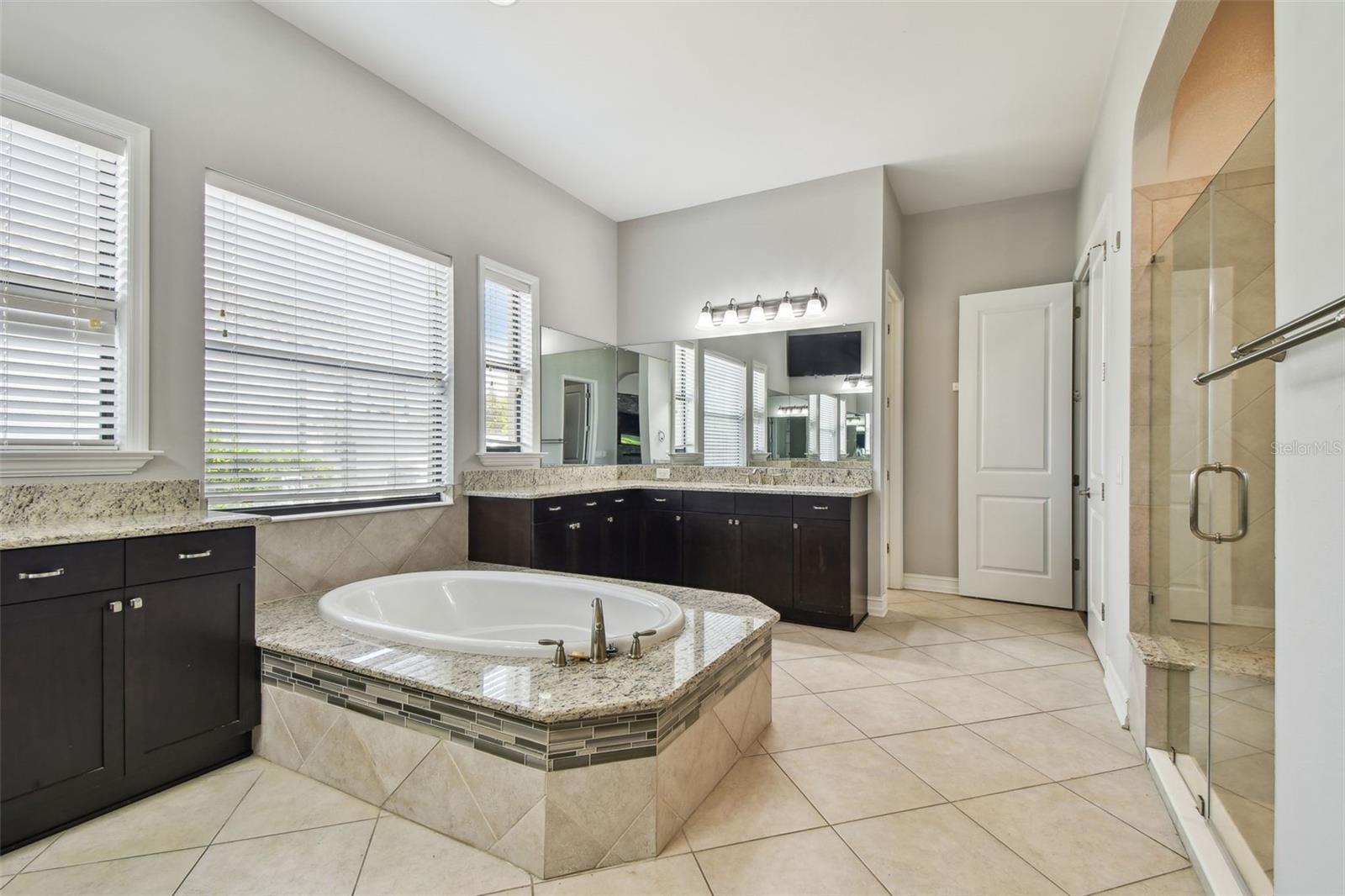 Image 15 of 42 For 17914 Bramshot Place