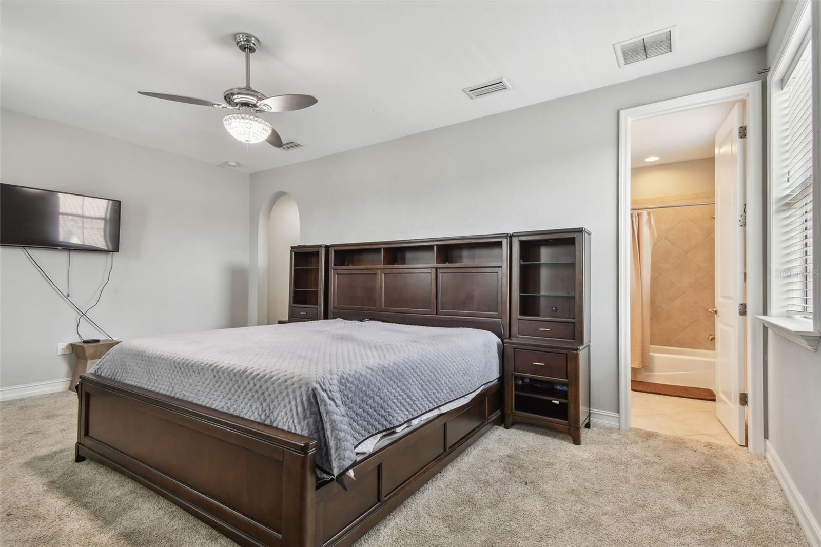 Image 31 of 42 For 17914 Bramshot Place